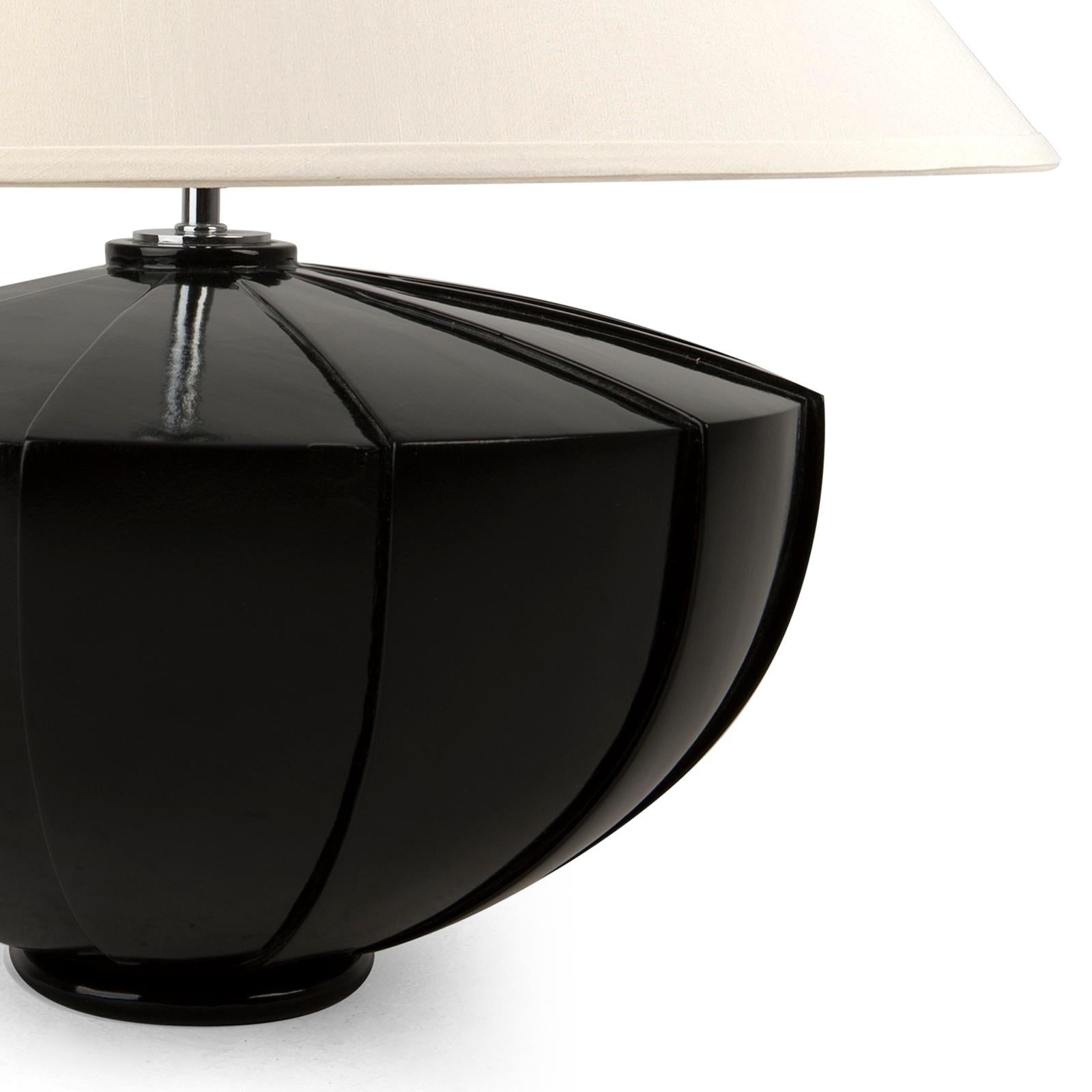 Black Shell Table Lamp in Solid Mahogany Wood In New Condition For Sale In Paris, FR