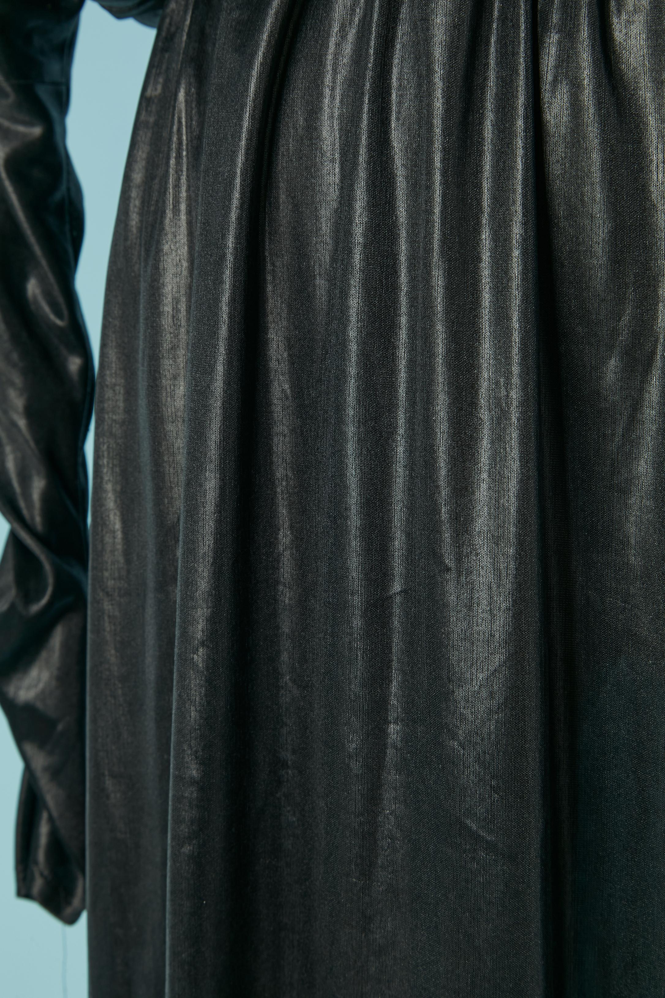 Schwarzes Abendkleid aus glänzendem Jersey YVES SAINT LAURENT Variation Damen im Angebot