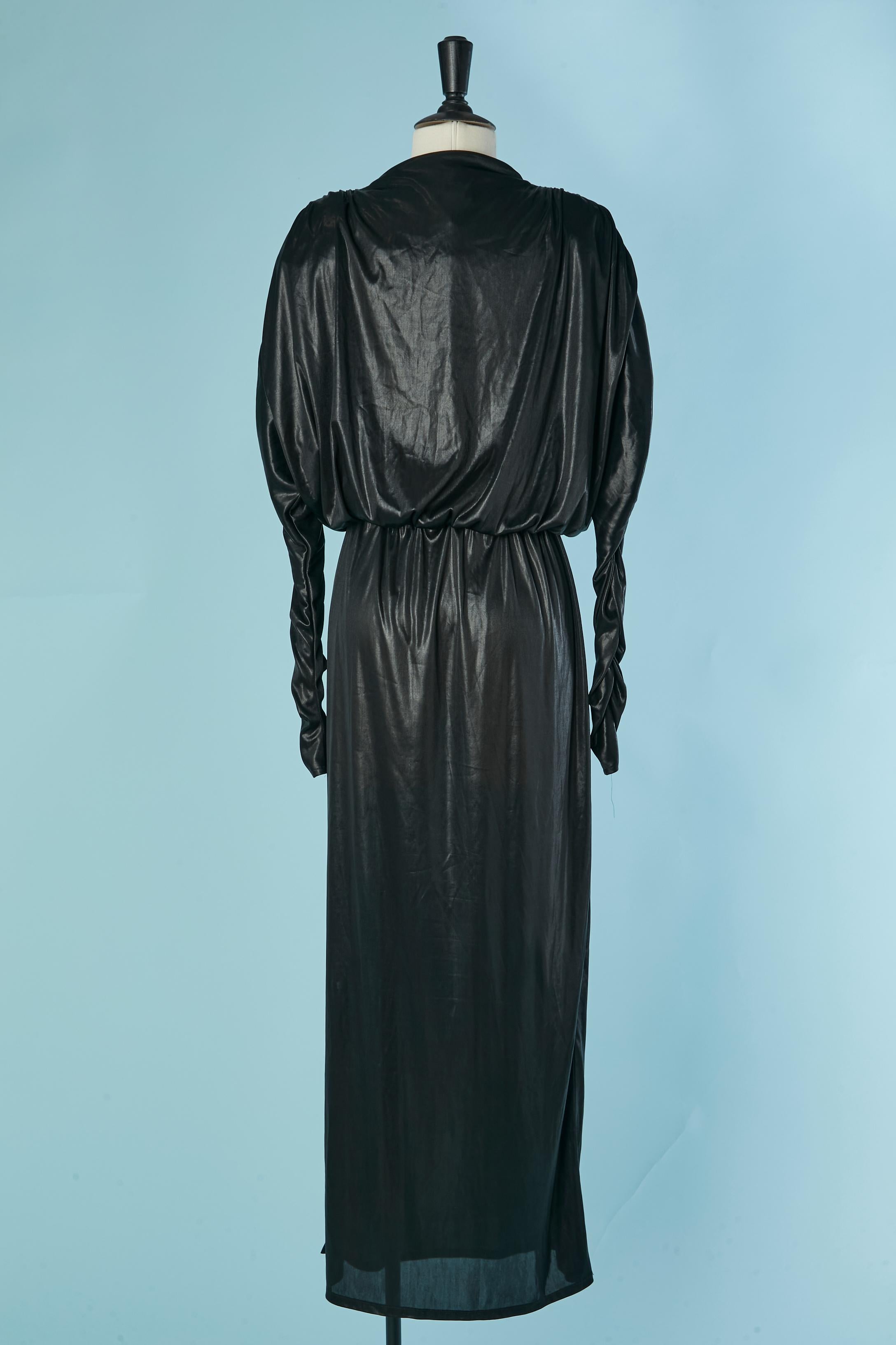 Schwarzes Abendkleid aus glänzendem Jersey YVES SAINT LAURENT Variation im Angebot 3