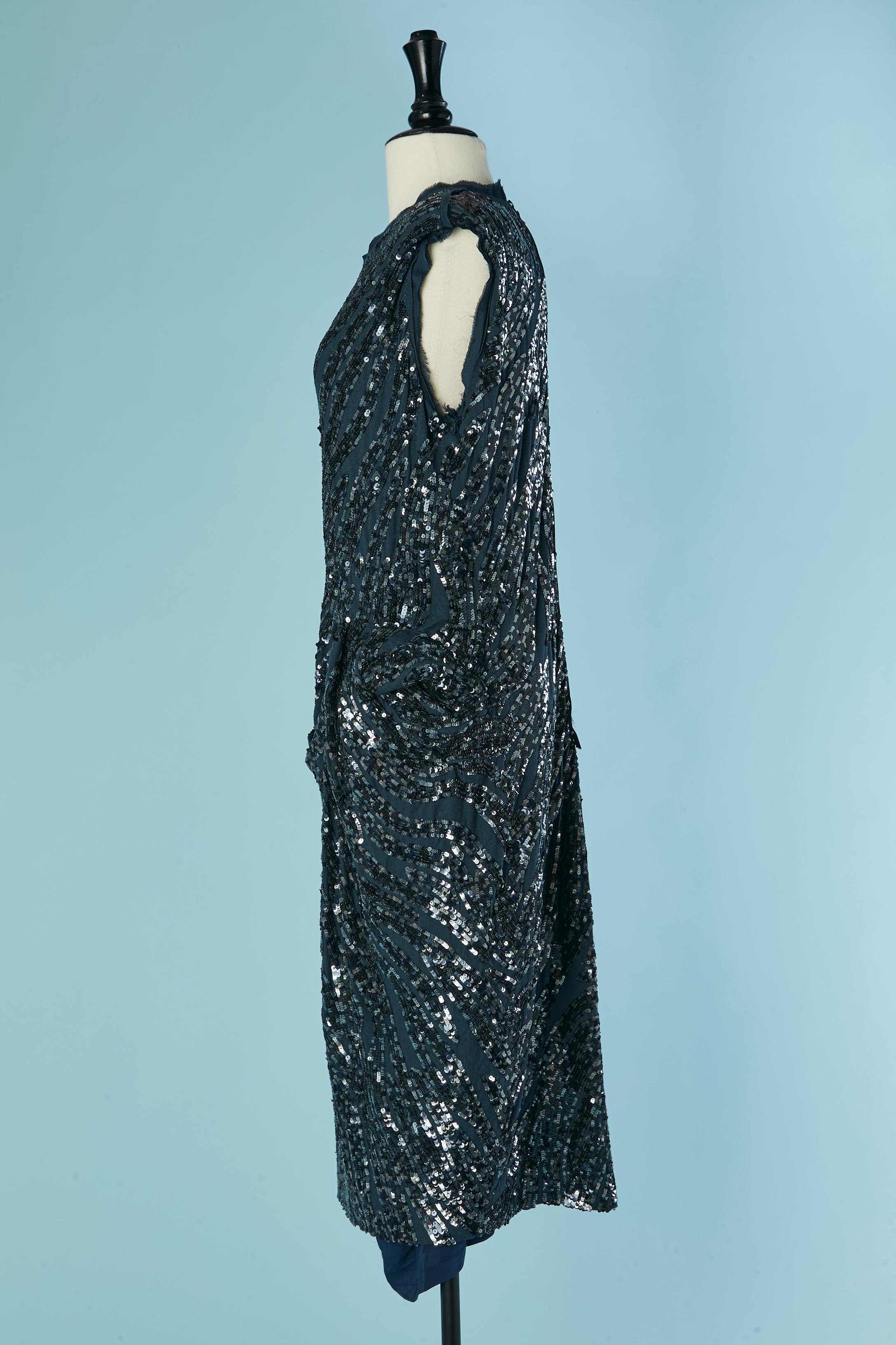 Robe de cocktail drapée à paillettes noires sur base de jersey bleu LANVIN by A. Elbaz en vente 2