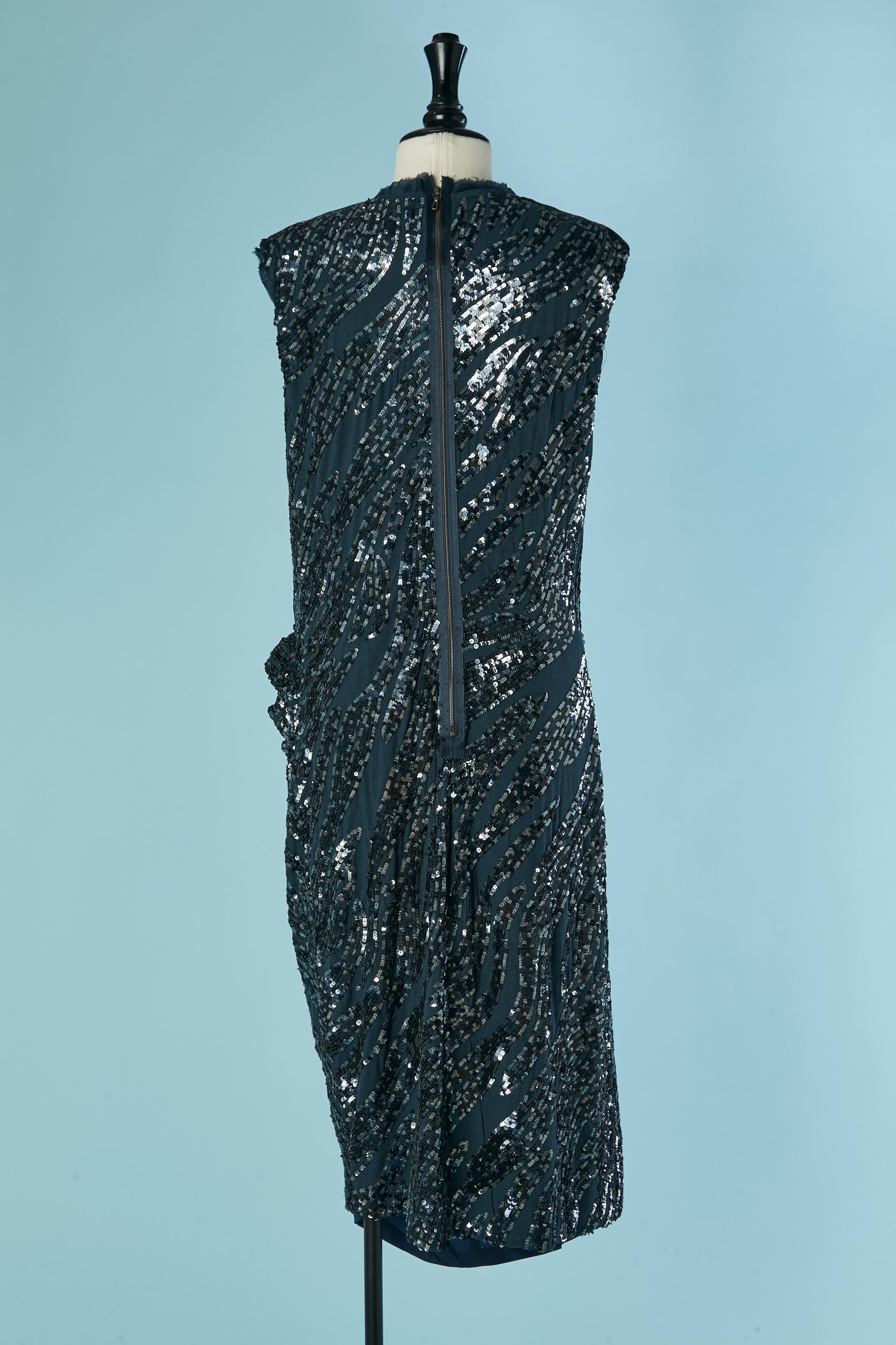 Robe de cocktail drapée à paillettes noires sur base de jersey bleu LANVIN by A. Elbaz en vente 3
