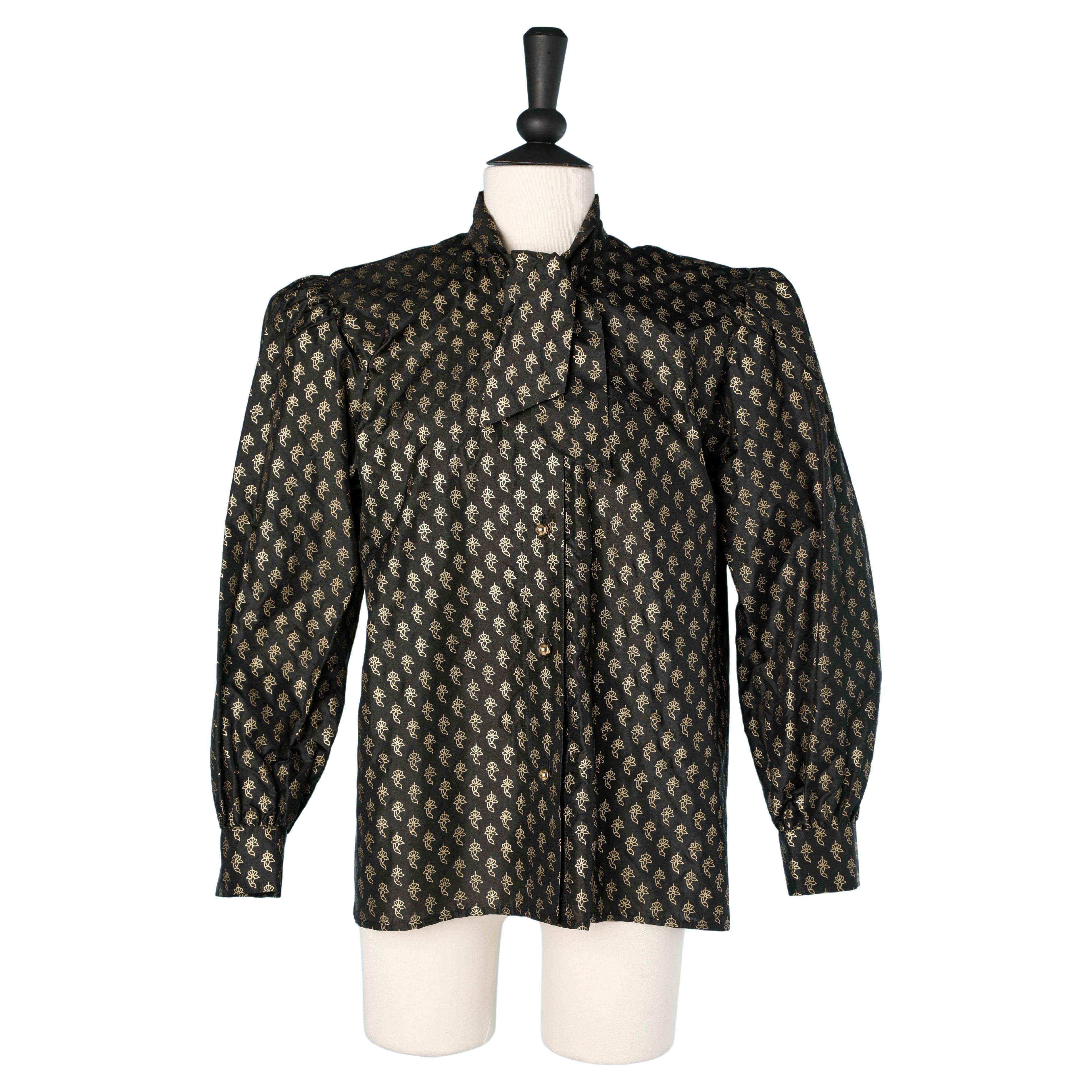 Schwarzes Hemd mit goldenem Druckmuster und Schleife Yves Saint Laurent Variation  im Angebot