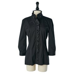 Schwarzes Hemd aus Seidentaft mit Rüschen am Rand und silbernen Knöpfen Roberto Cavalli 