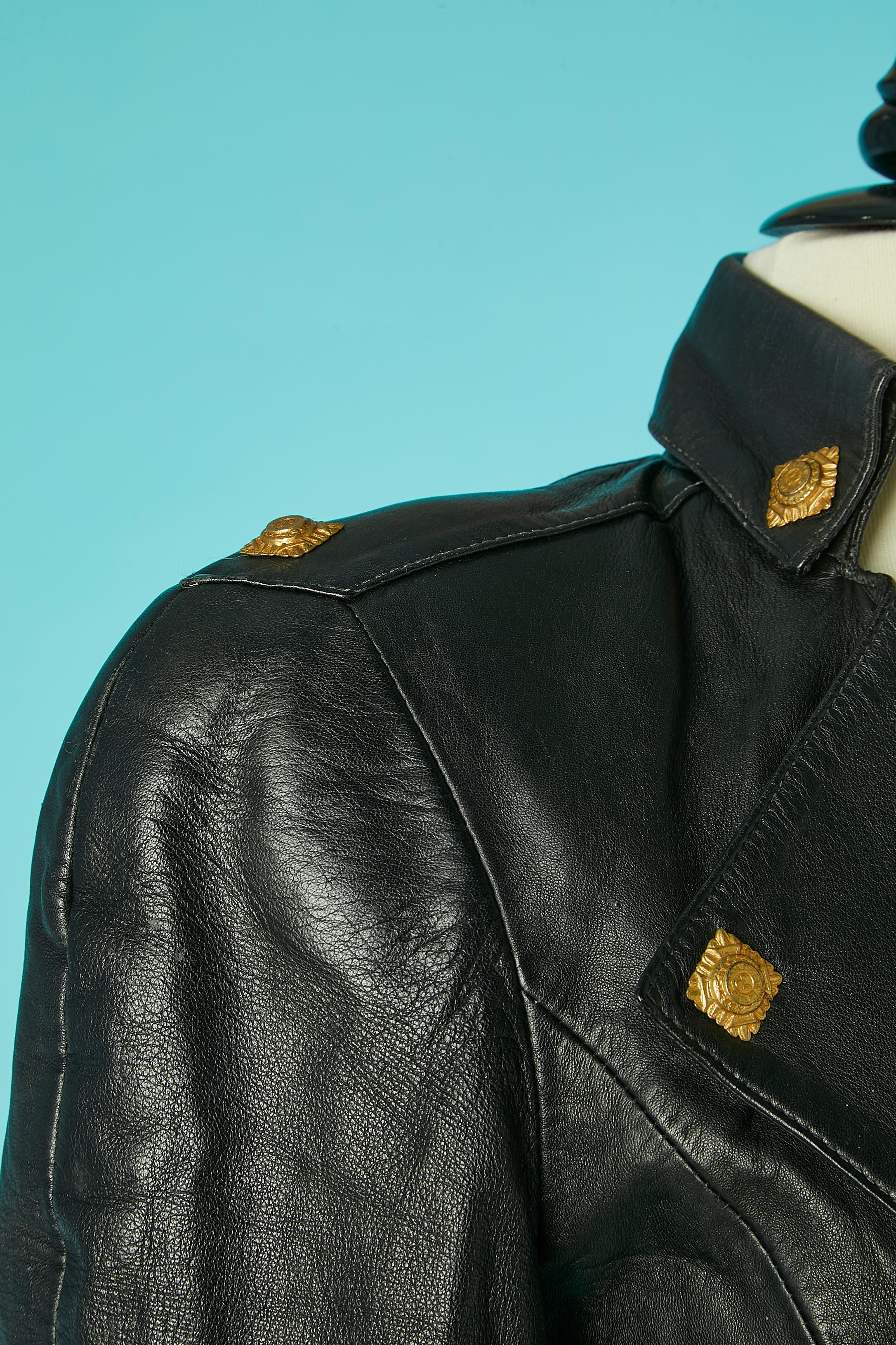 Black short leather jacket with cabochon snap Michael Hoban North Beach Leather  In Good Condition For Sale In Saint-Ouen-Sur-Seine, FR