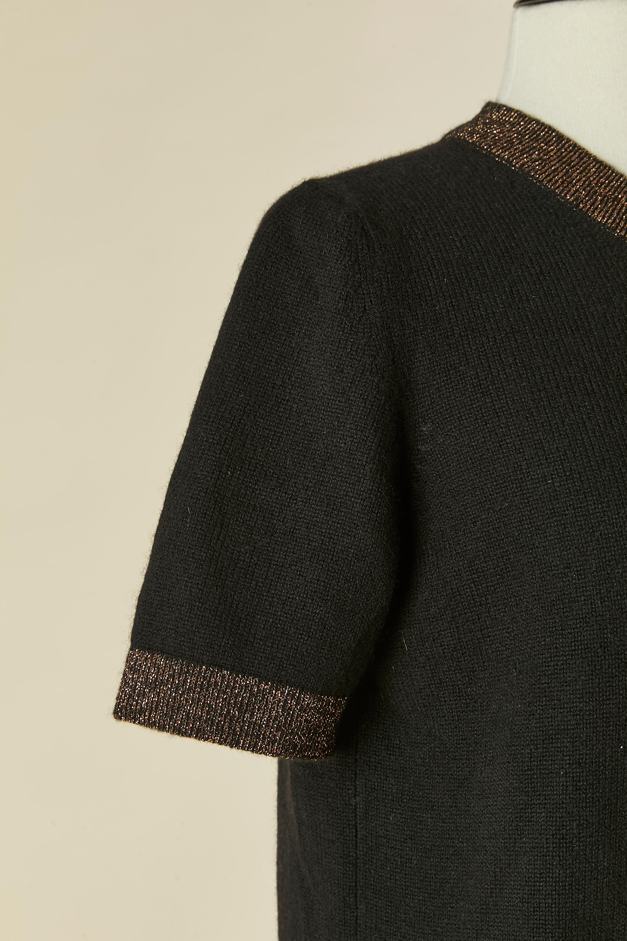 Maglione nero a maniche corte in cashmere con bordo in lurex Chanel In condizioni ottime in vendita a Saint-Ouen-Sur-Seine, FR