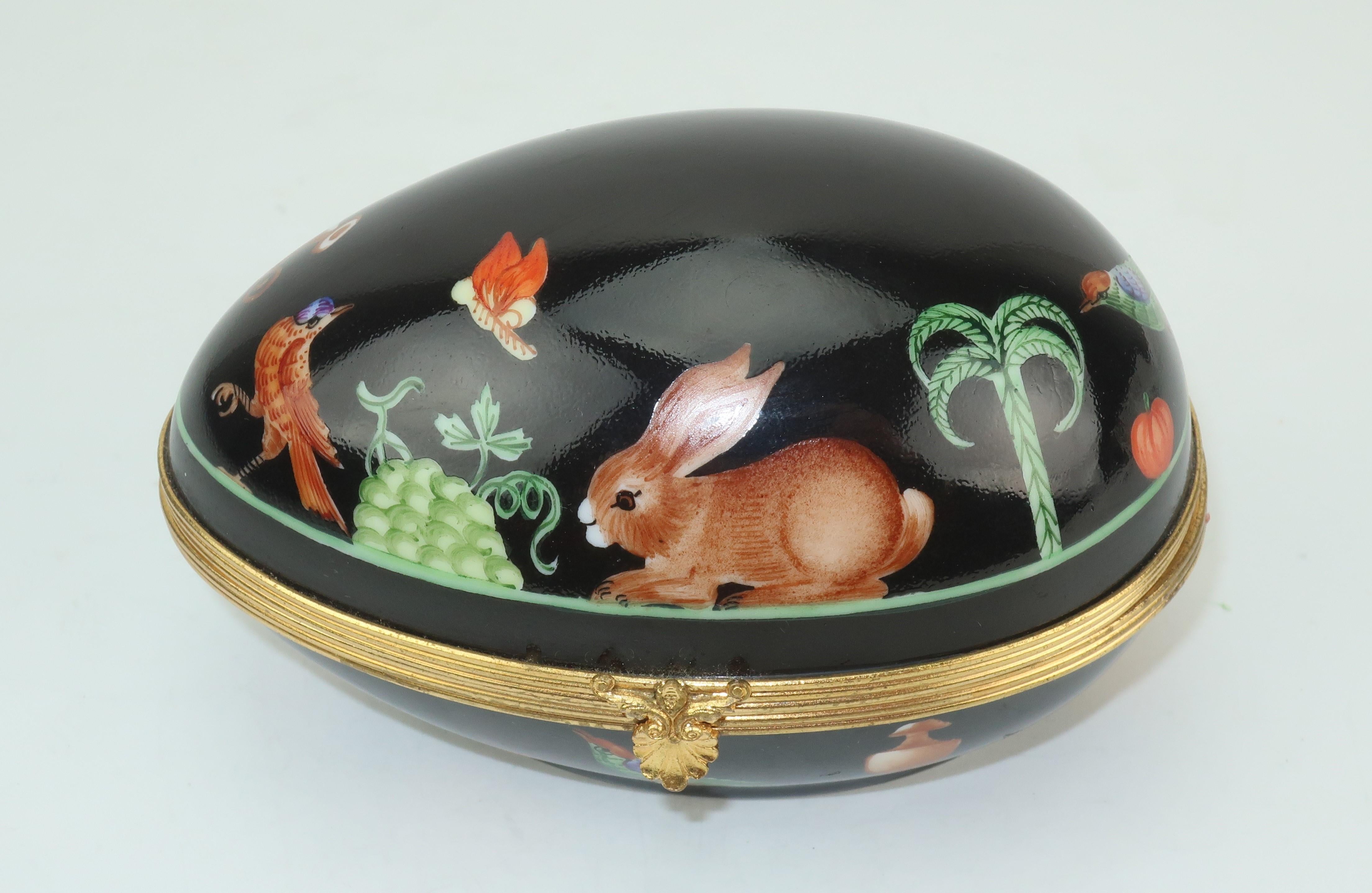Boîte à œufs en porcelaine de Limoges Le Tallec for Tiffany & Co. à bandoulière noire 5