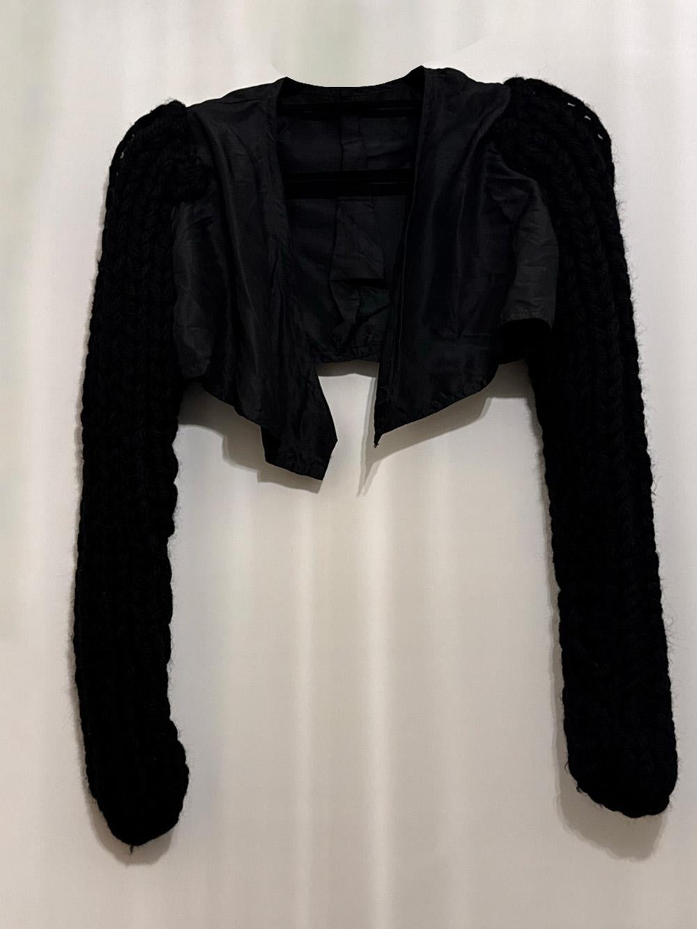 Noir Black Shrug with Knitted Sleaves en vente