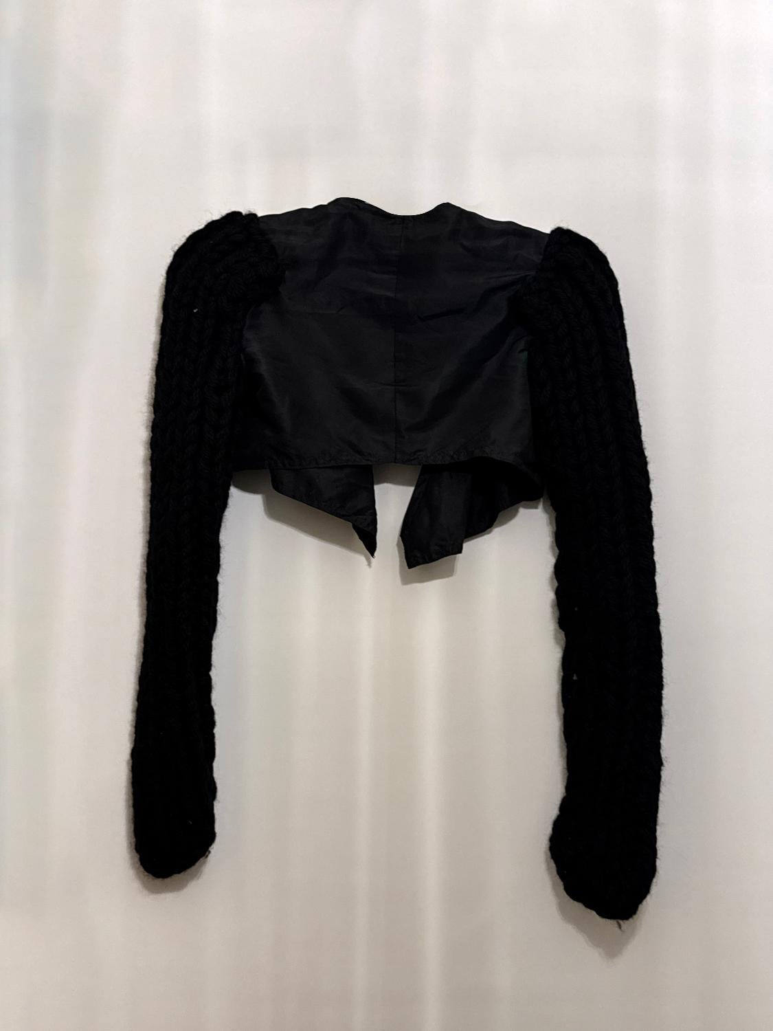 Black Shrug with Knitted Sleaves Bon état - En vente à London, GB