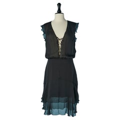 Vestido de cóctel de gasa de seda negra y encaje con escote de cordones Valentino Roma