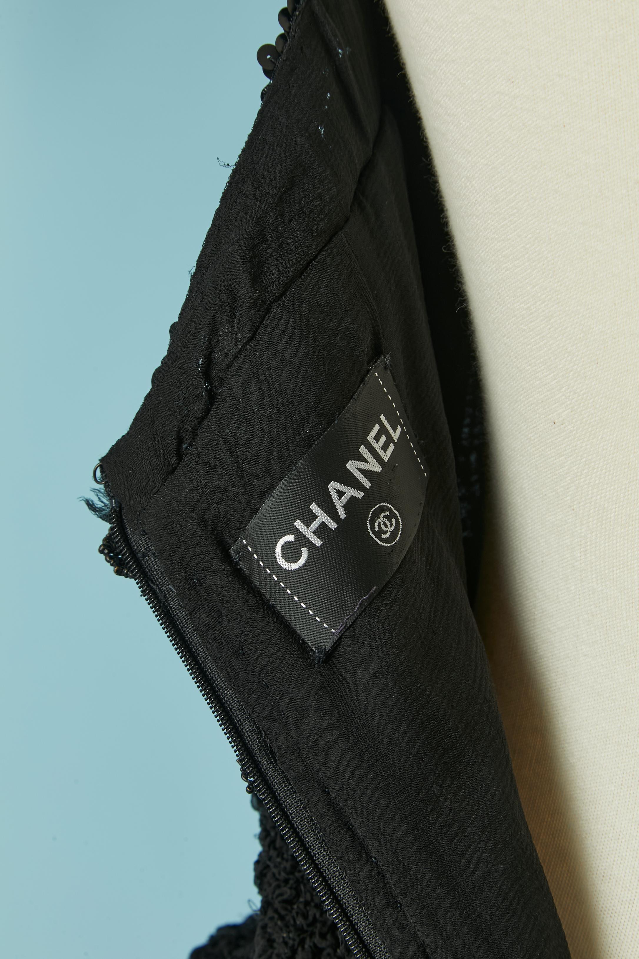 Abito da sera asimmetrico in chiffon di seta nero con ricami di paillettes Chanel in vendita 5