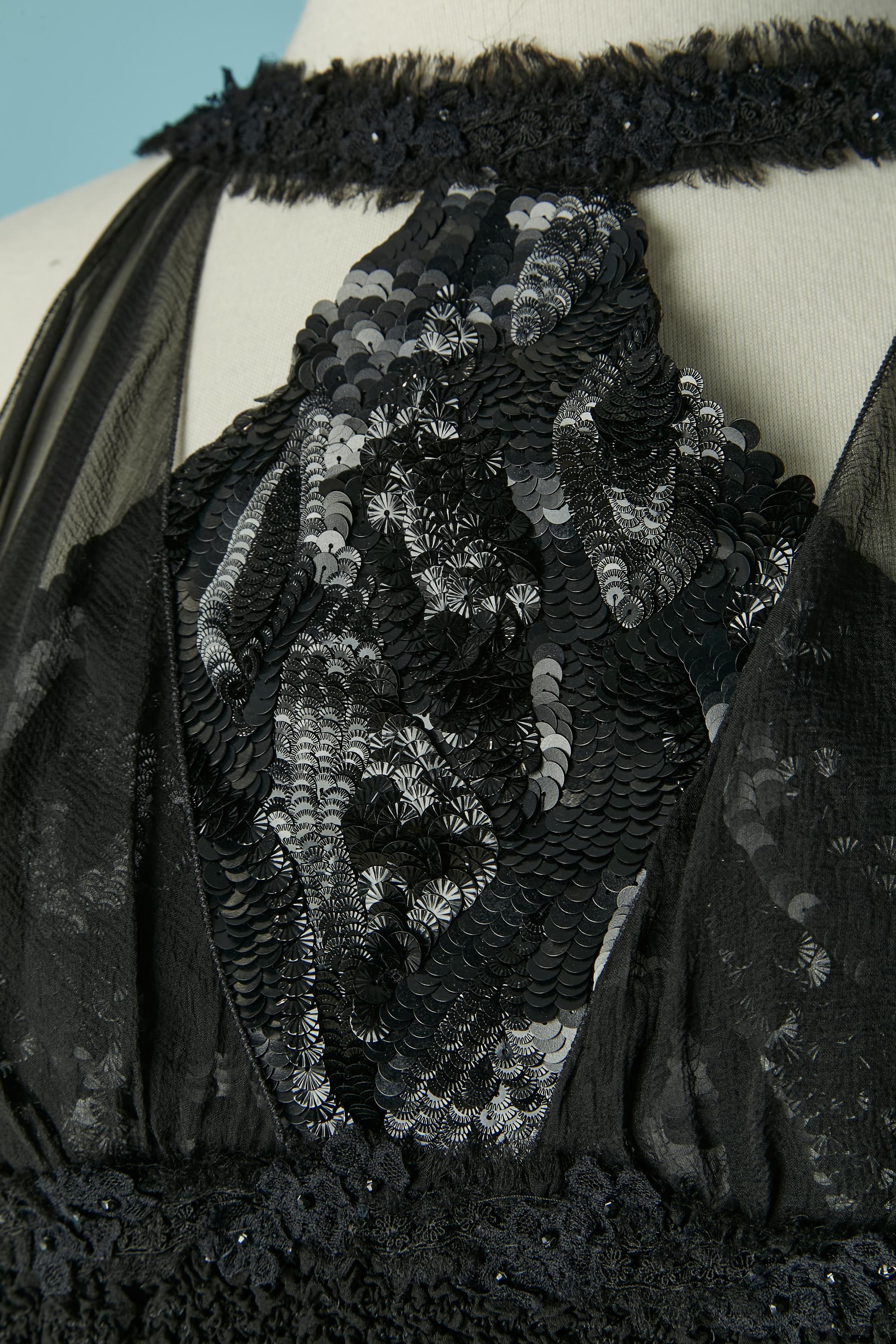 Nero Abito da sera asimmetrico in chiffon di seta nero con ricami di paillettes Chanel in vendita