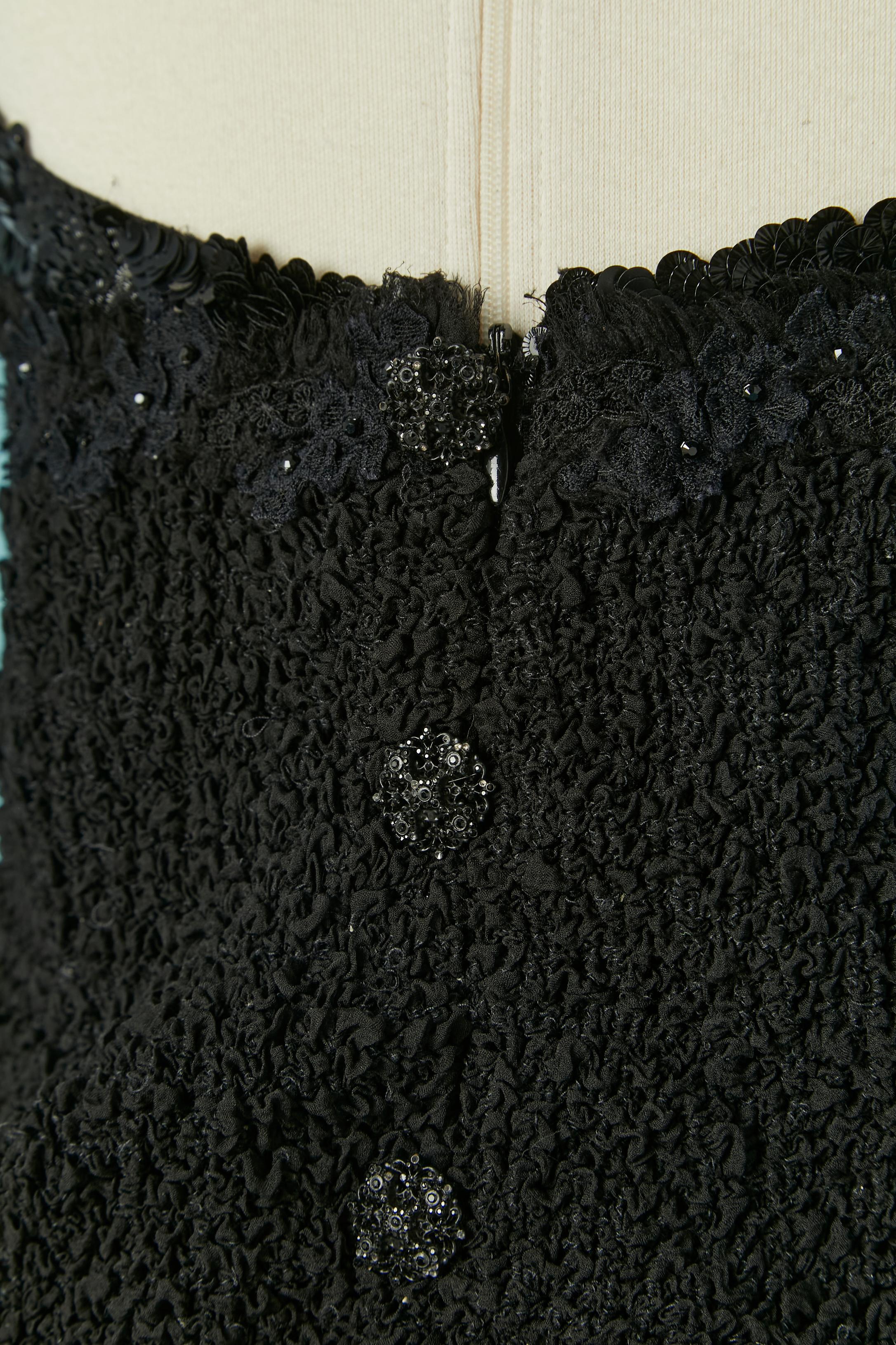 Abito da sera asimmetrico in chiffon di seta nero con ricami di paillettes Chanel in vendita 4