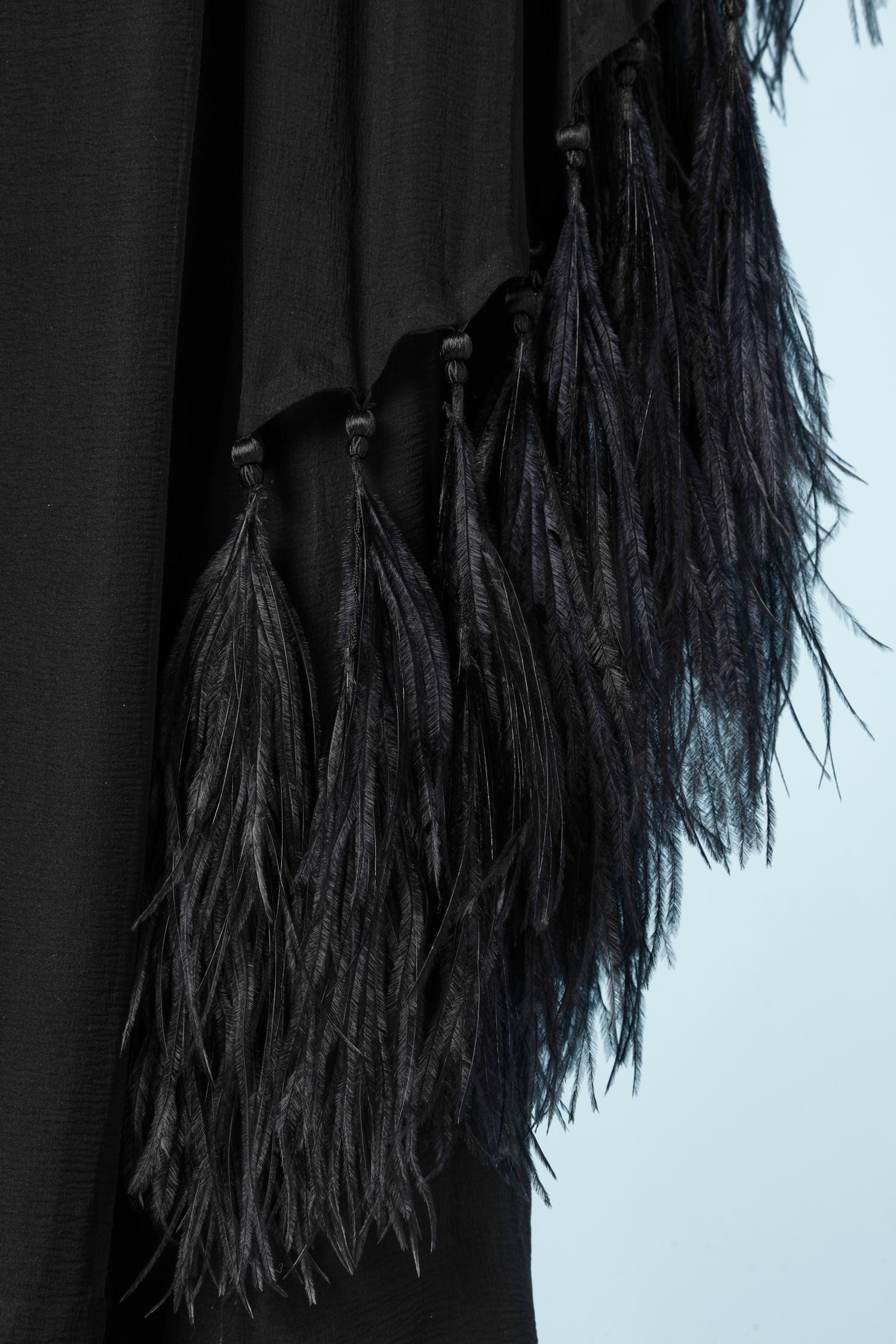 Schwarzes Abendkleid aus Seidenchiffon mit Federkante von Pierre Balmain Couture  im Angebot 1