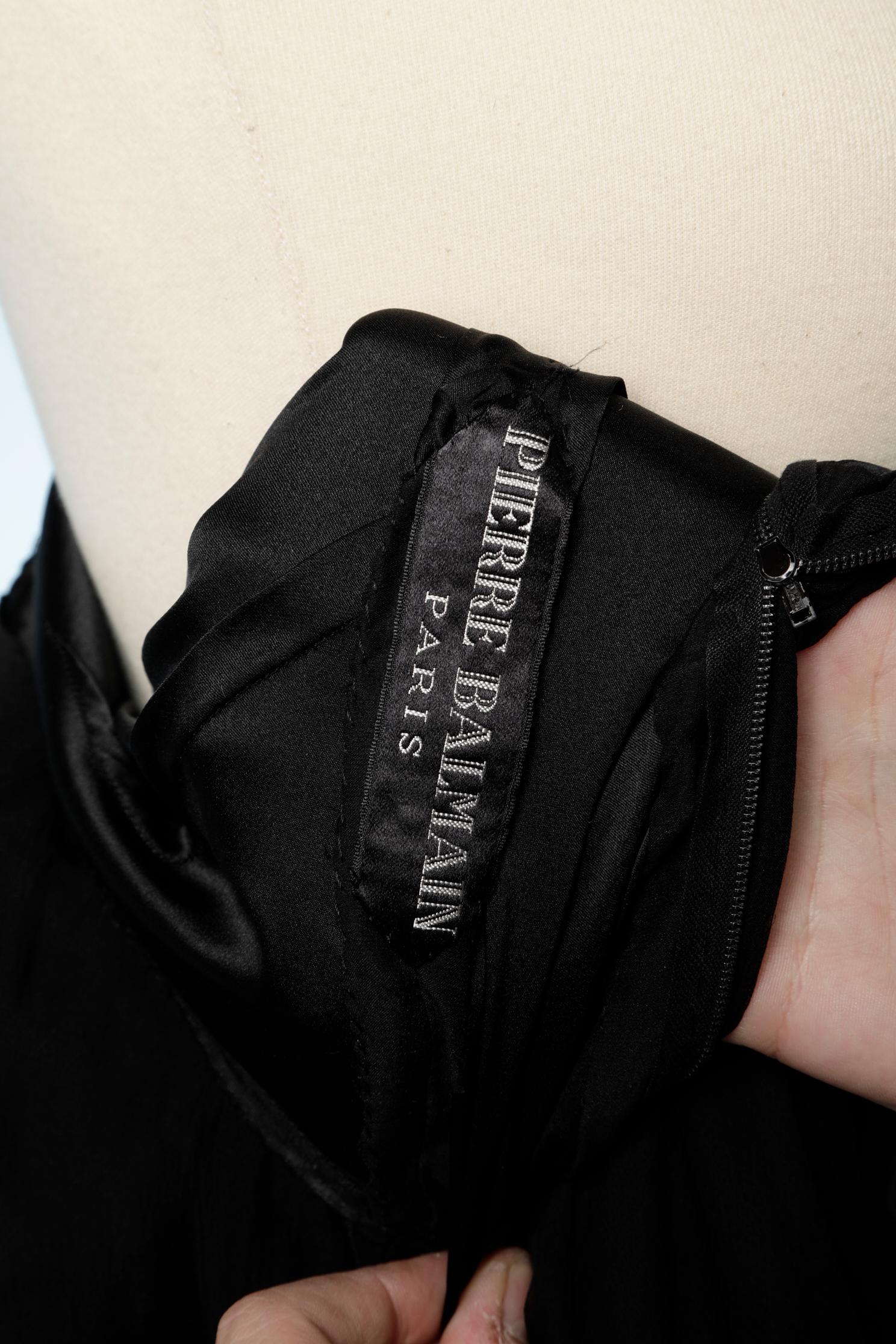 Schwarzes Abendkleid aus Seidenchiffon mit Federkante von Pierre Balmain Couture  im Angebot 5