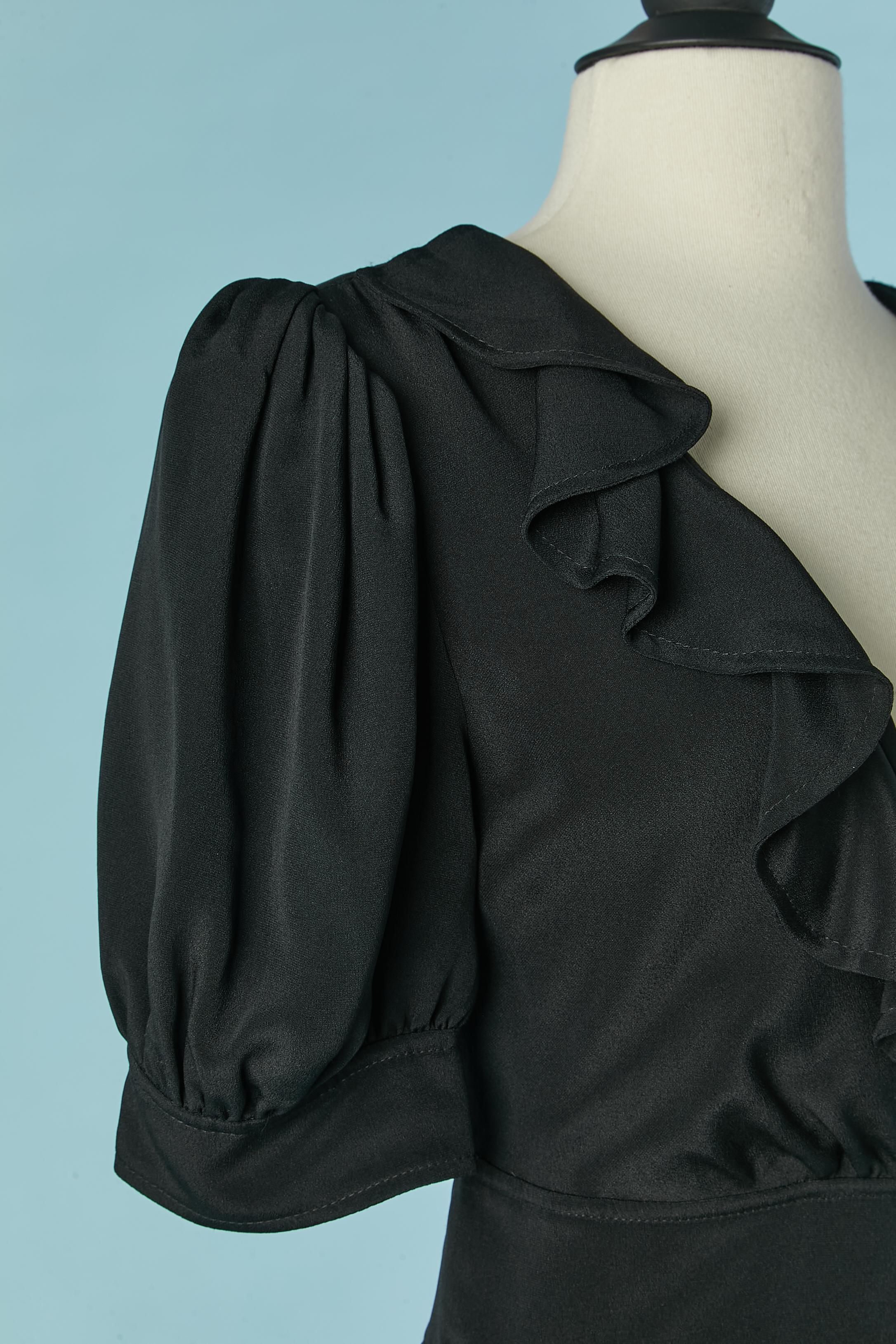 Black silk cocktail dress with ruffles along neckline CHLOE In Excellent Condition For Sale In Saint-Ouen-Sur-Seine, FR