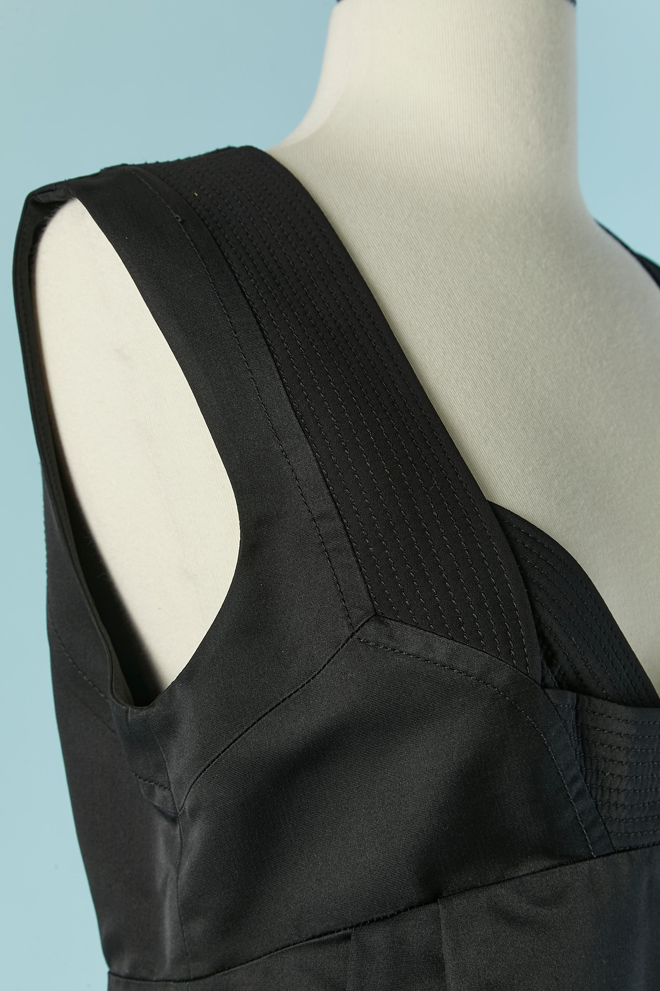 Black silk cocktail dress with top-stitched neckline GUCCI In Excellent Condition For Sale In Saint-Ouen-Sur-Seine, FR
