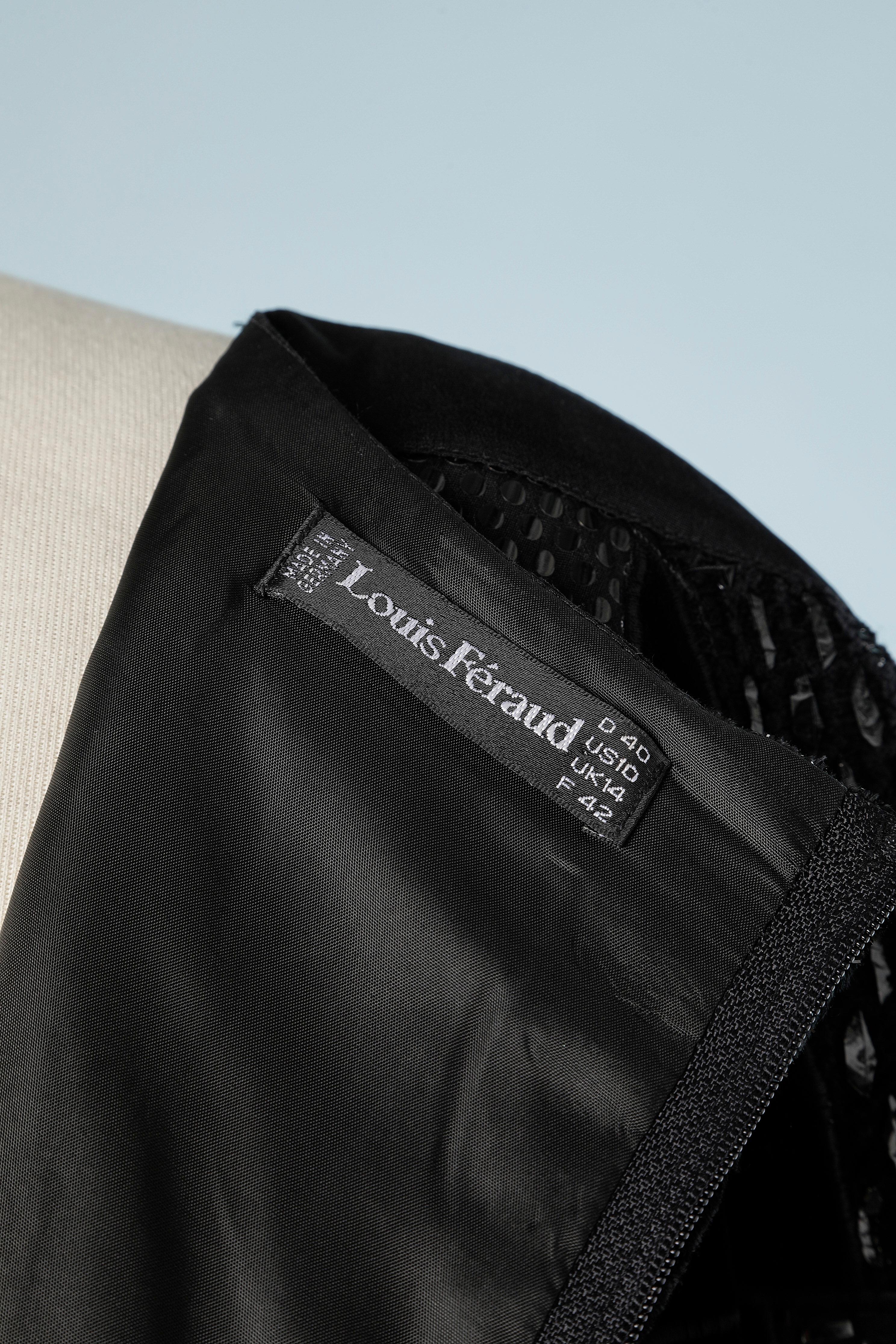 Schwarzes Seidenkleid mit schwarzer Patchworkapplikation auf dem Oberteil Louis Féraud  im Angebot 4