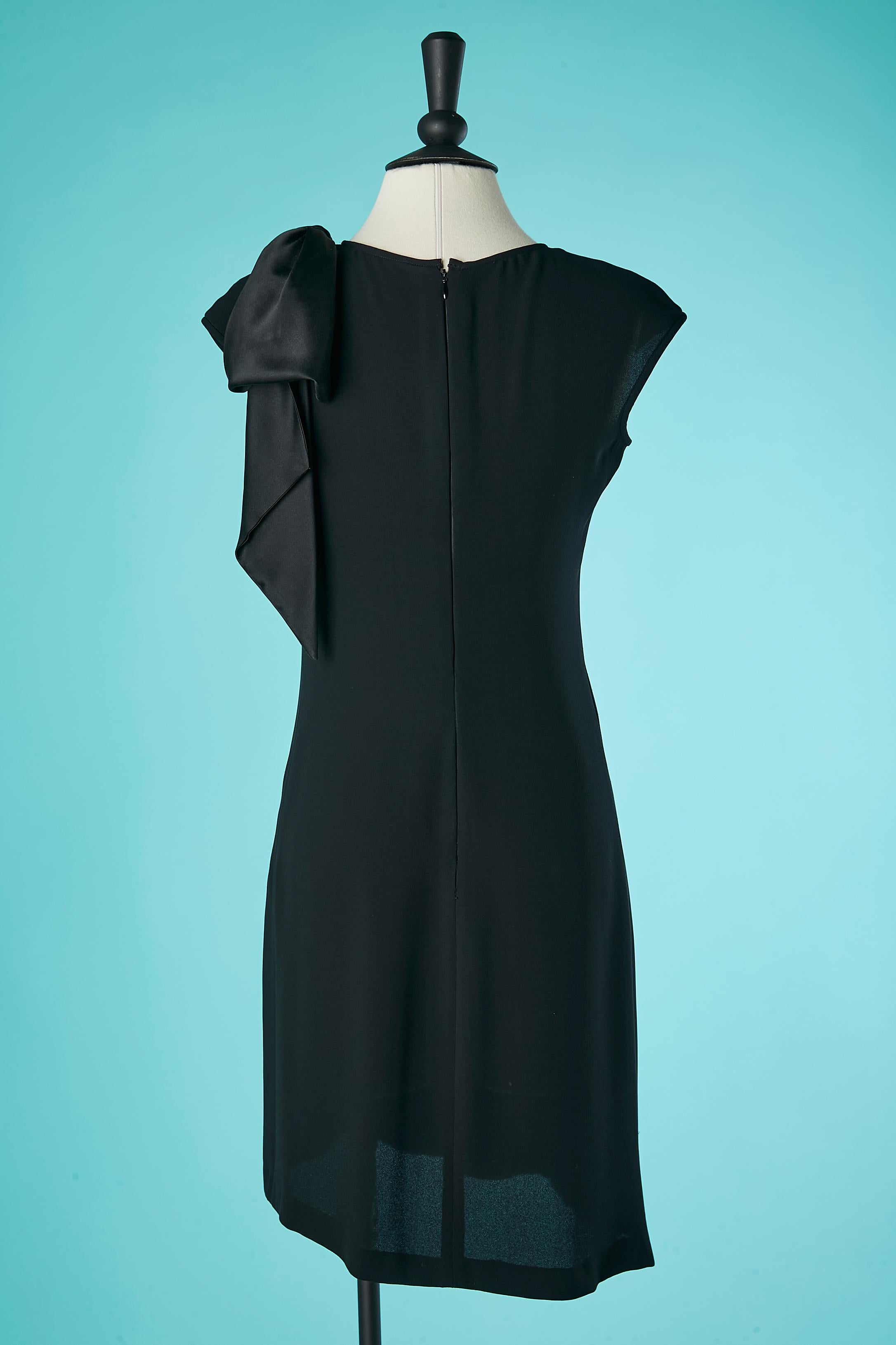 Black silk sleeveless cocktail dress with bow on the shoulder UNGARO For Sale 1