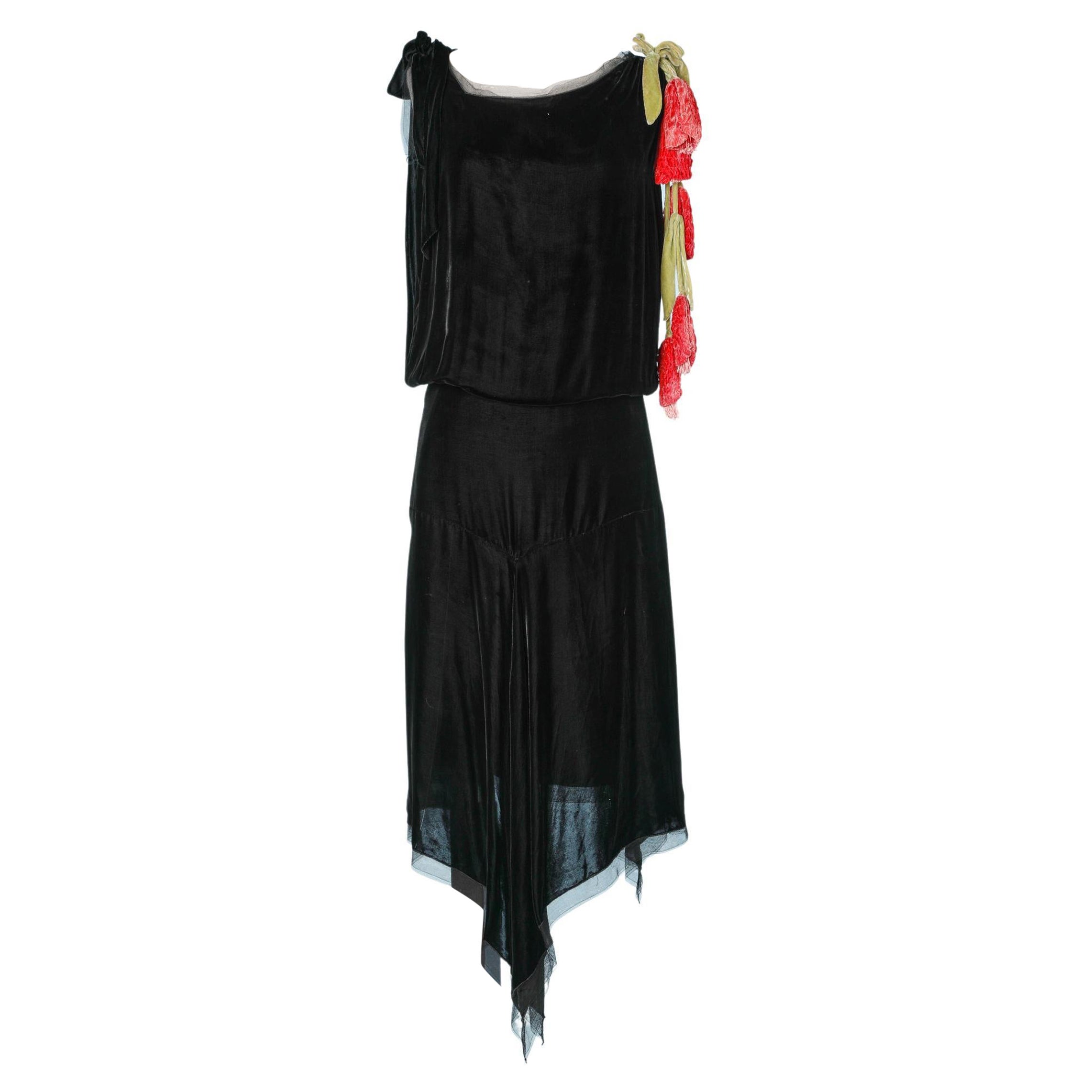 Black silk velvet 1925
s dress with velvet flowers decoration