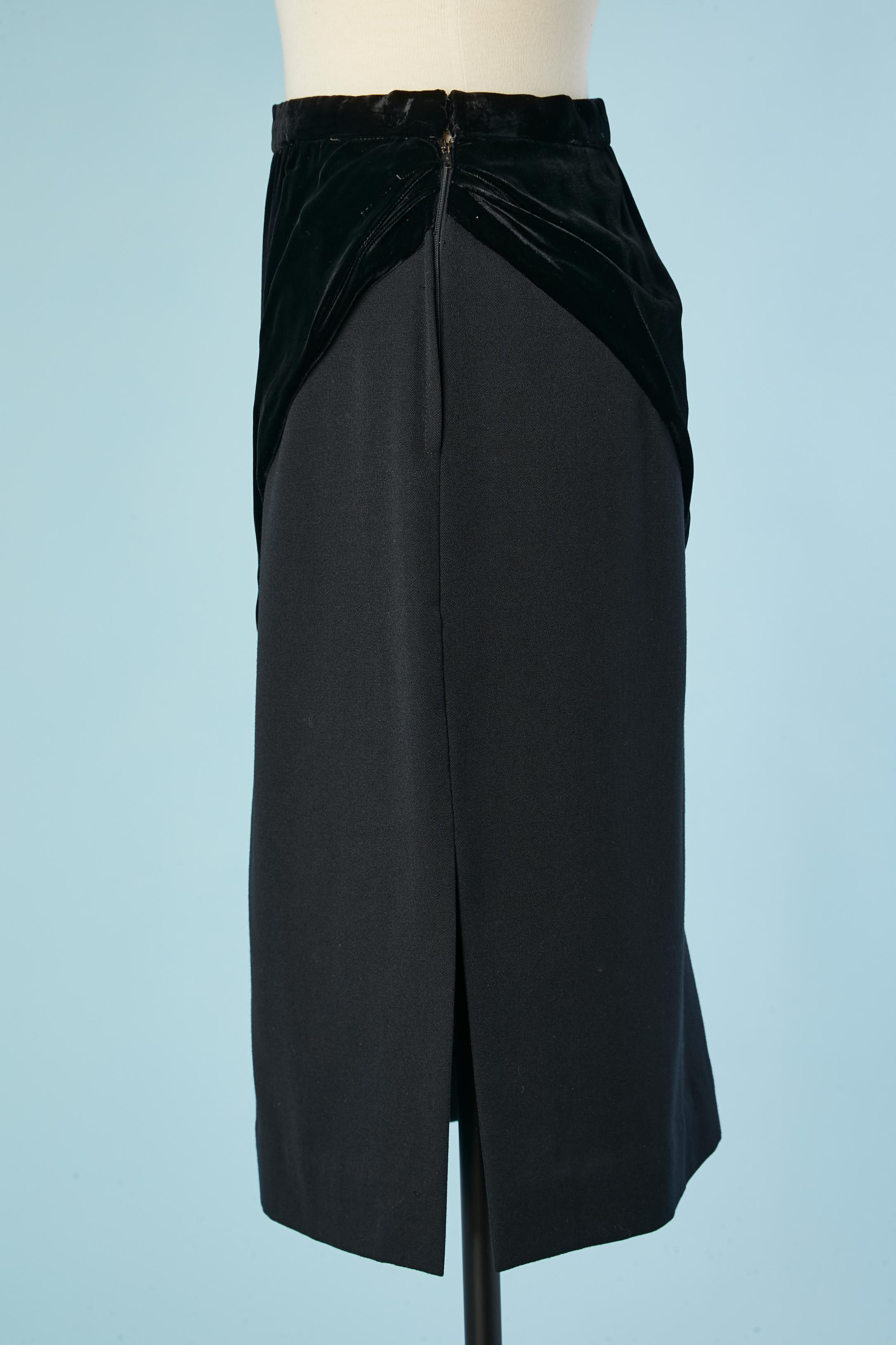 Black silk velvet and wool pencil skirt Valentino Boutique  In Excellent Condition For Sale In Saint-Ouen-Sur-Seine, FR