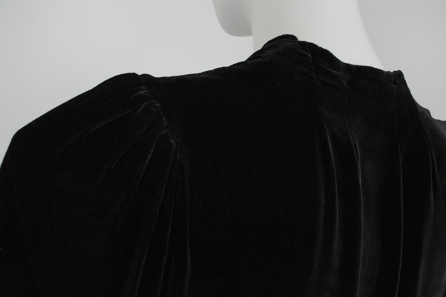 Black Silk Velvet Film Noir Double Indemnity Plunge Bias Midi Dress – S, 1940s 7