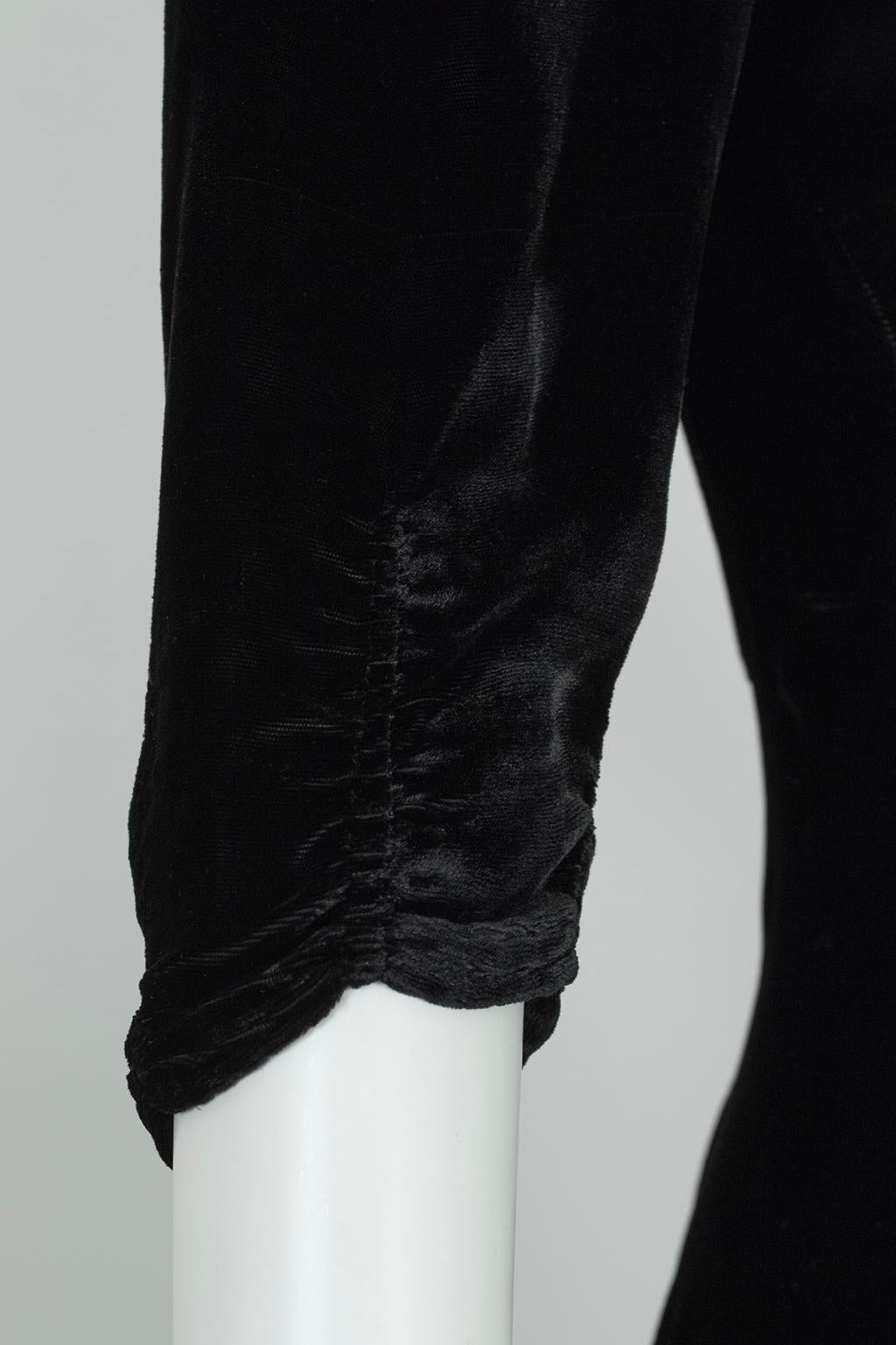 Black Silk Velvet Film Noir Double Indemnity Plunge Bias Midi Dress – S, 1940s 9