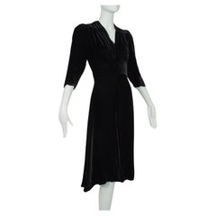 Black Silk Velvet Film Noir Double Indemnity Plunge Bias Midi Dress – S, 1940s