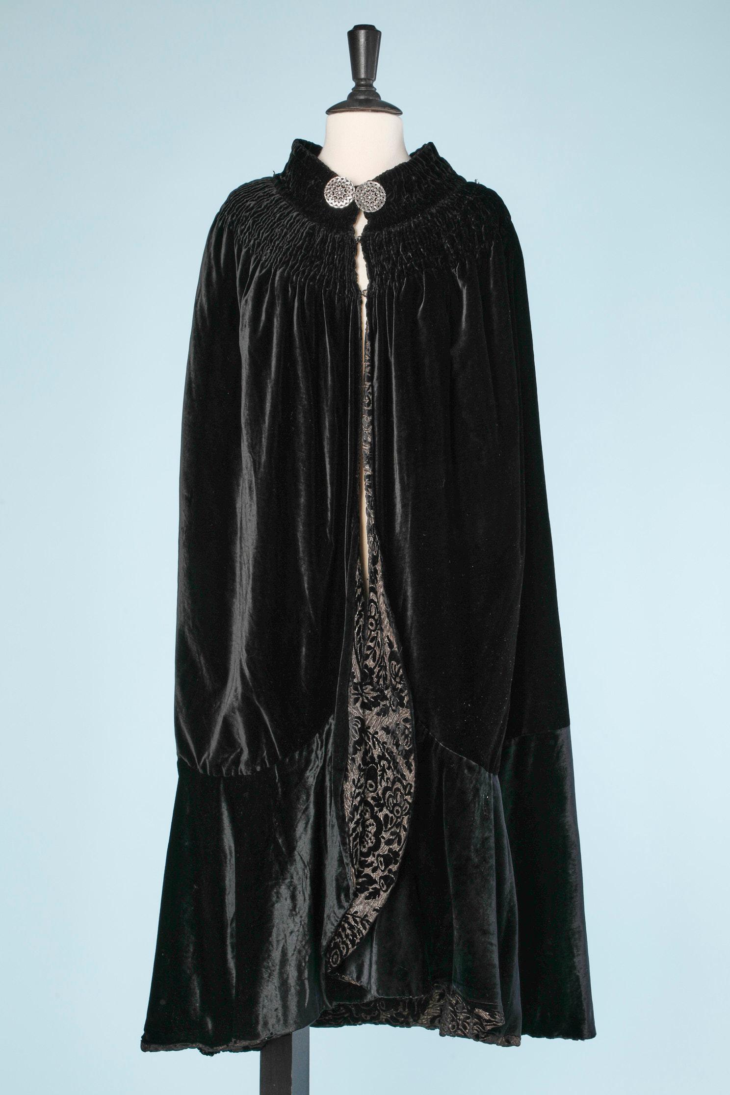 Black silk velvet Opéra cape with black velour 