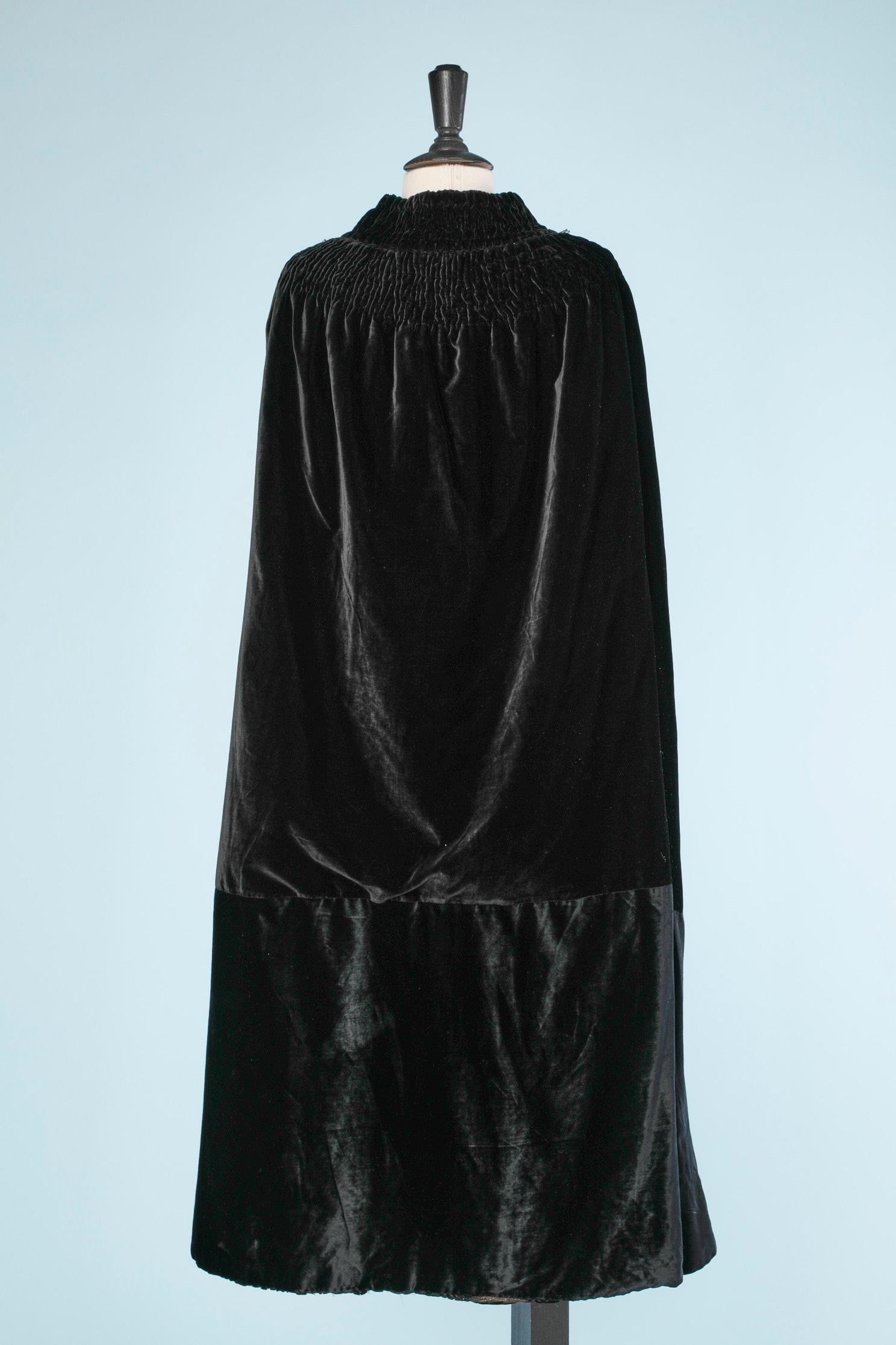 Black silk velvet Opéra cape  with brocade lining Paul Chanel  For Sale 1