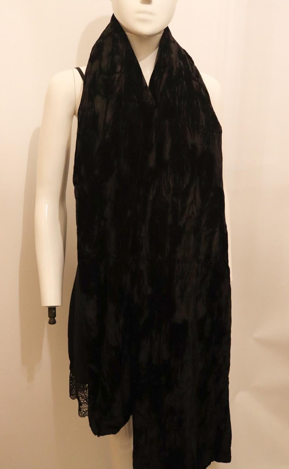 Women's or Men's Black Silk Velvet Shawl For Sale