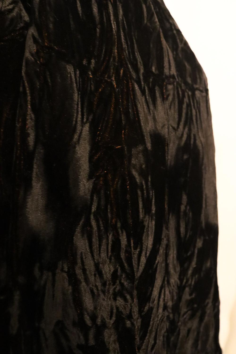 Black Silk Velvet Shawl For Sale 5