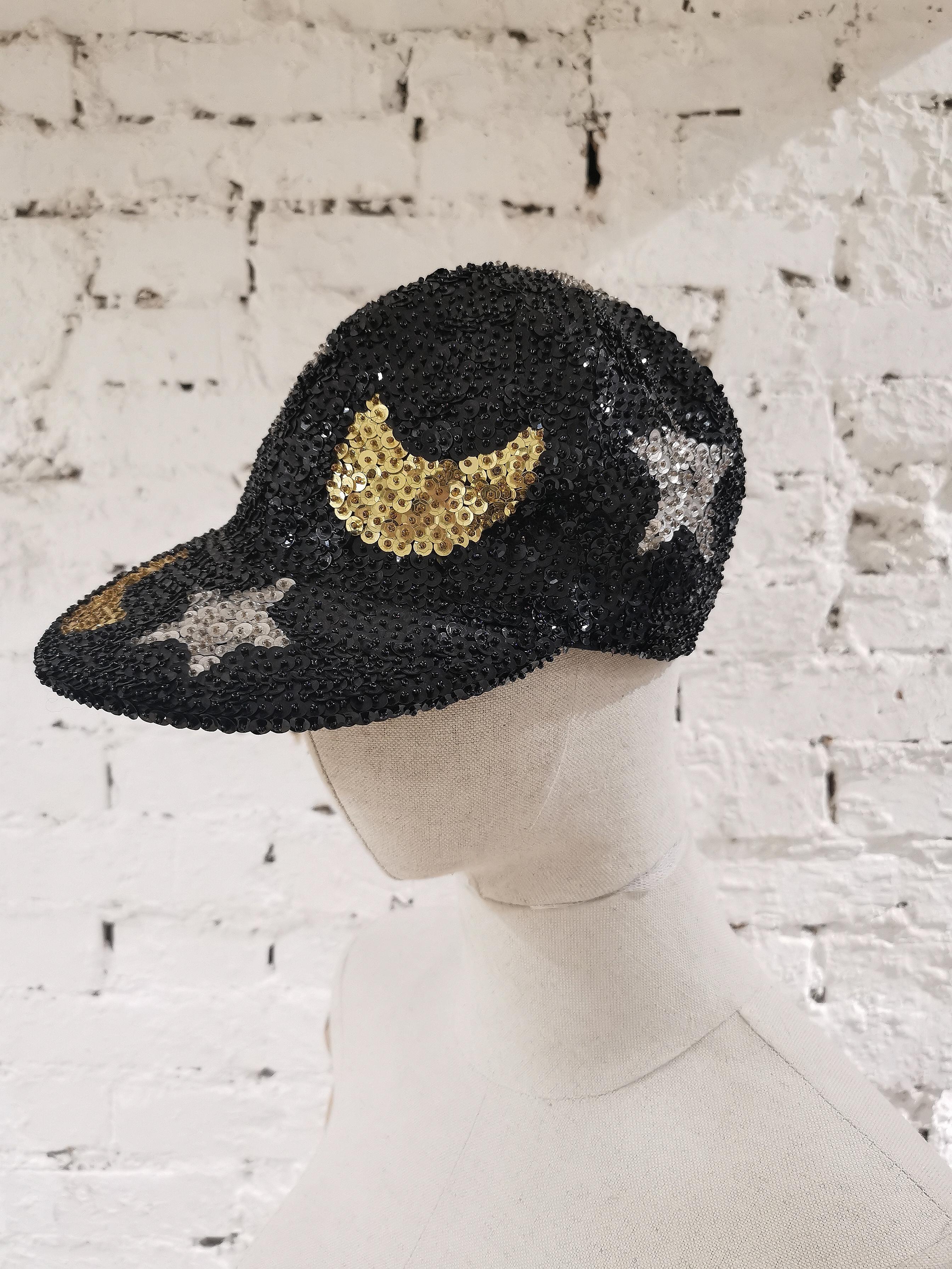 Black silver stars gold moons sequins hat In Good Condition In Capri, IT