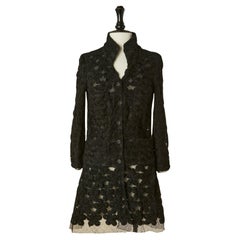 Manteau noir à simple boutonnage avec application de fleurs en velours sur tulle CHANEL FW 2005
