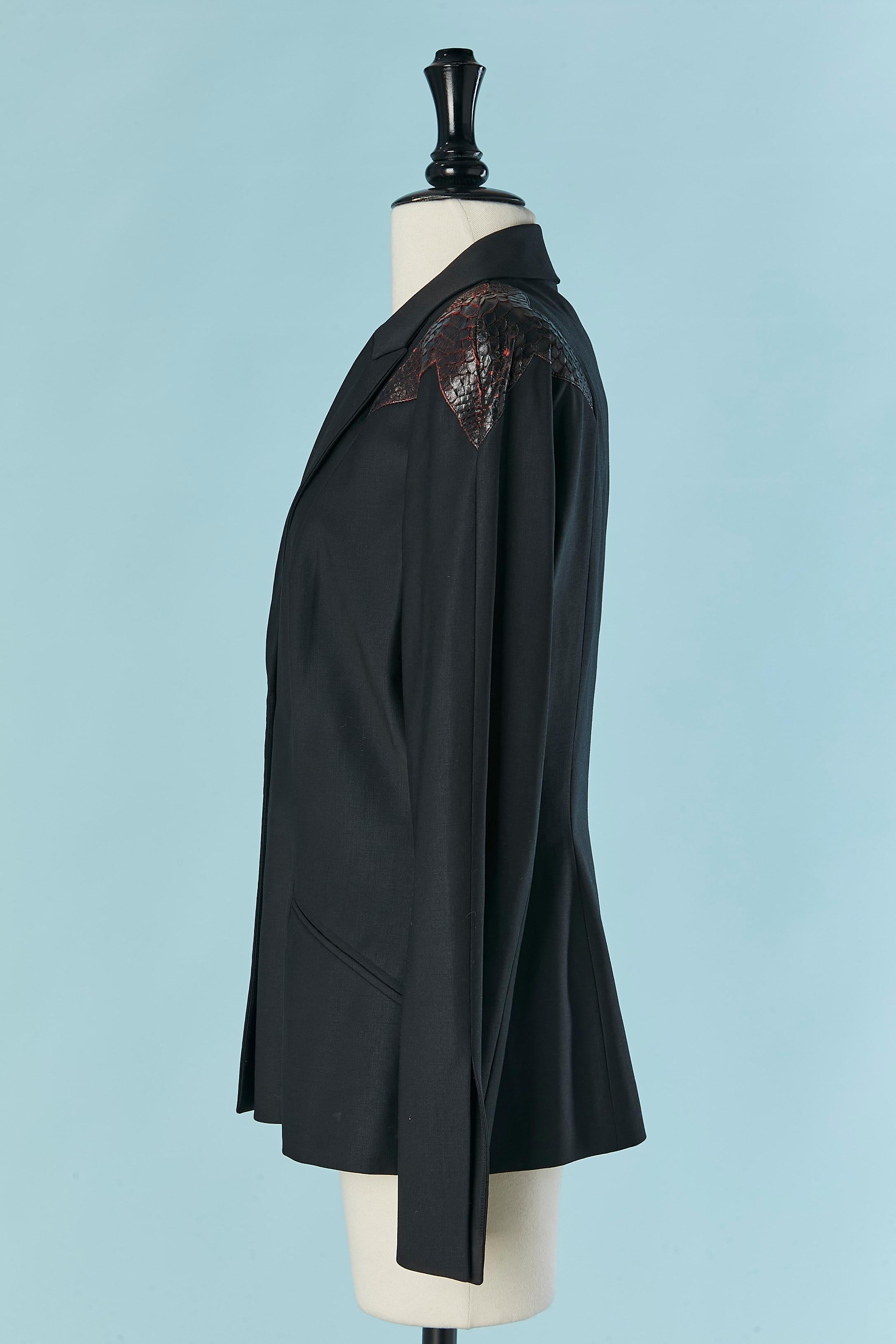 Giacca monopetto nera con applicazione sulla spalla Thierry Mugler in vendita 1