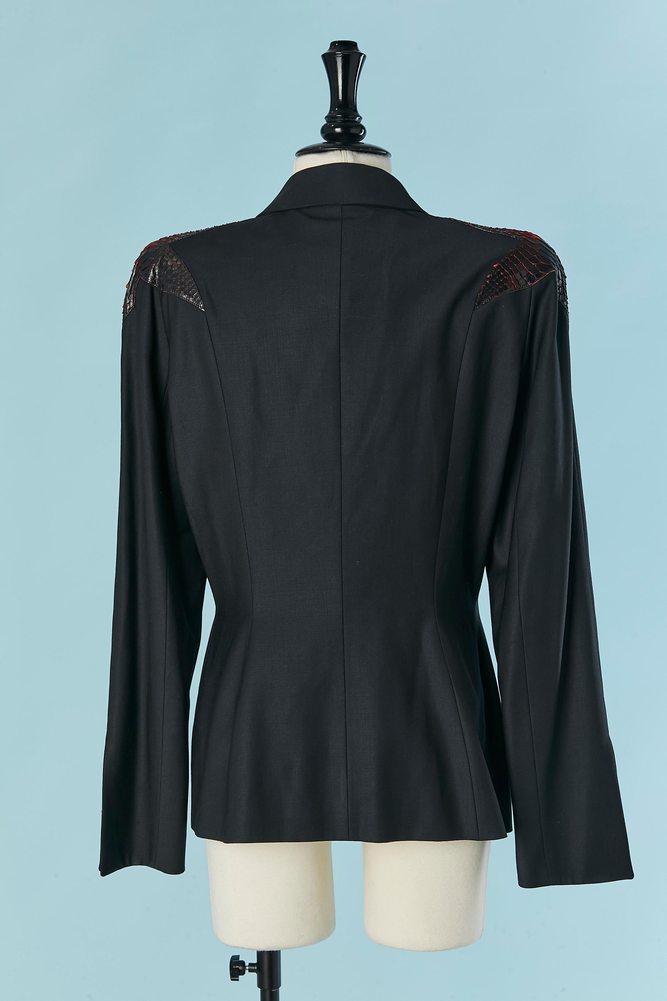 Giacca monopetto nera con applicazione sulla spalla Thierry Mugler in vendita 2