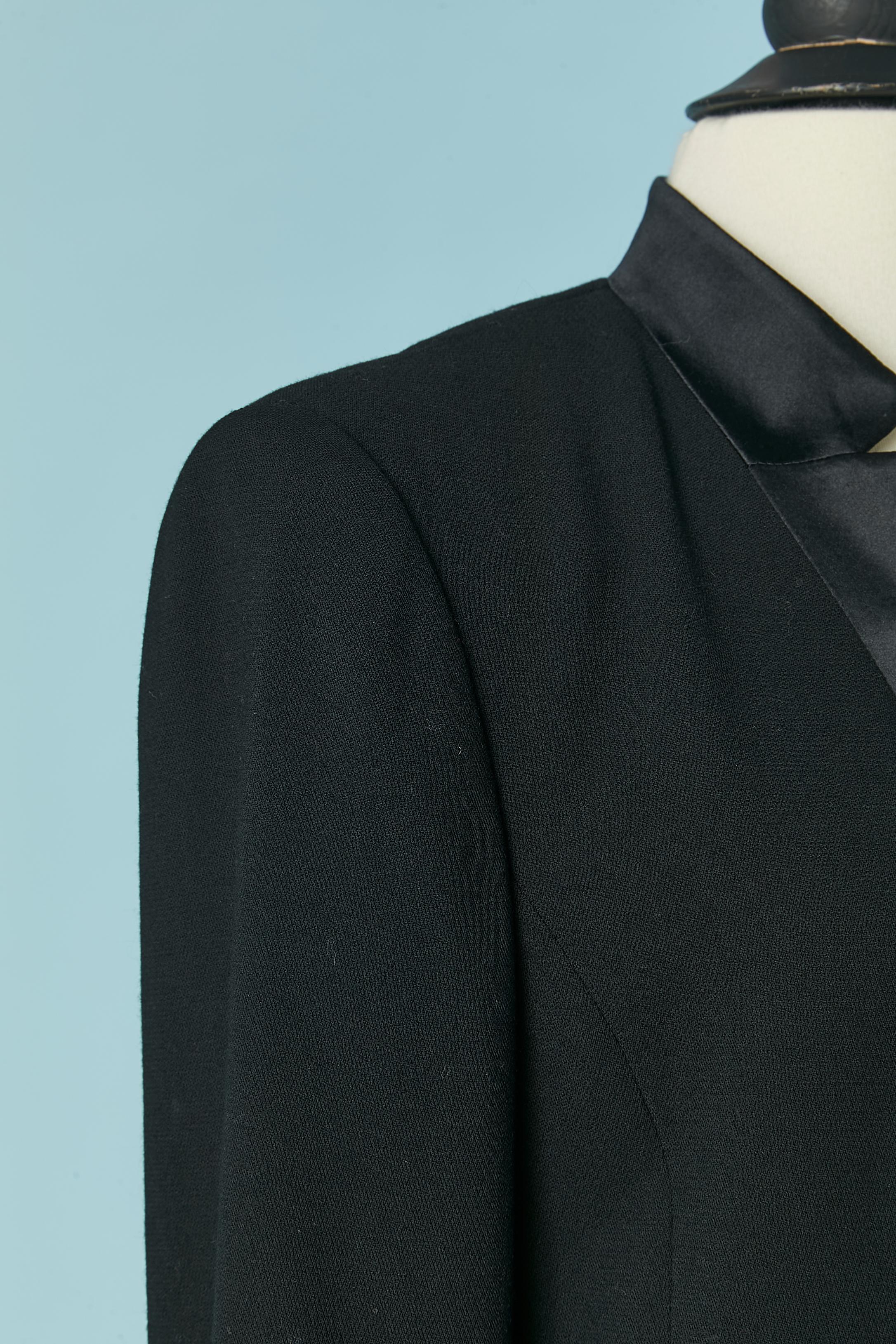 Giacca monopetto nera con collo in seta Chanel 2003 in vendita 1