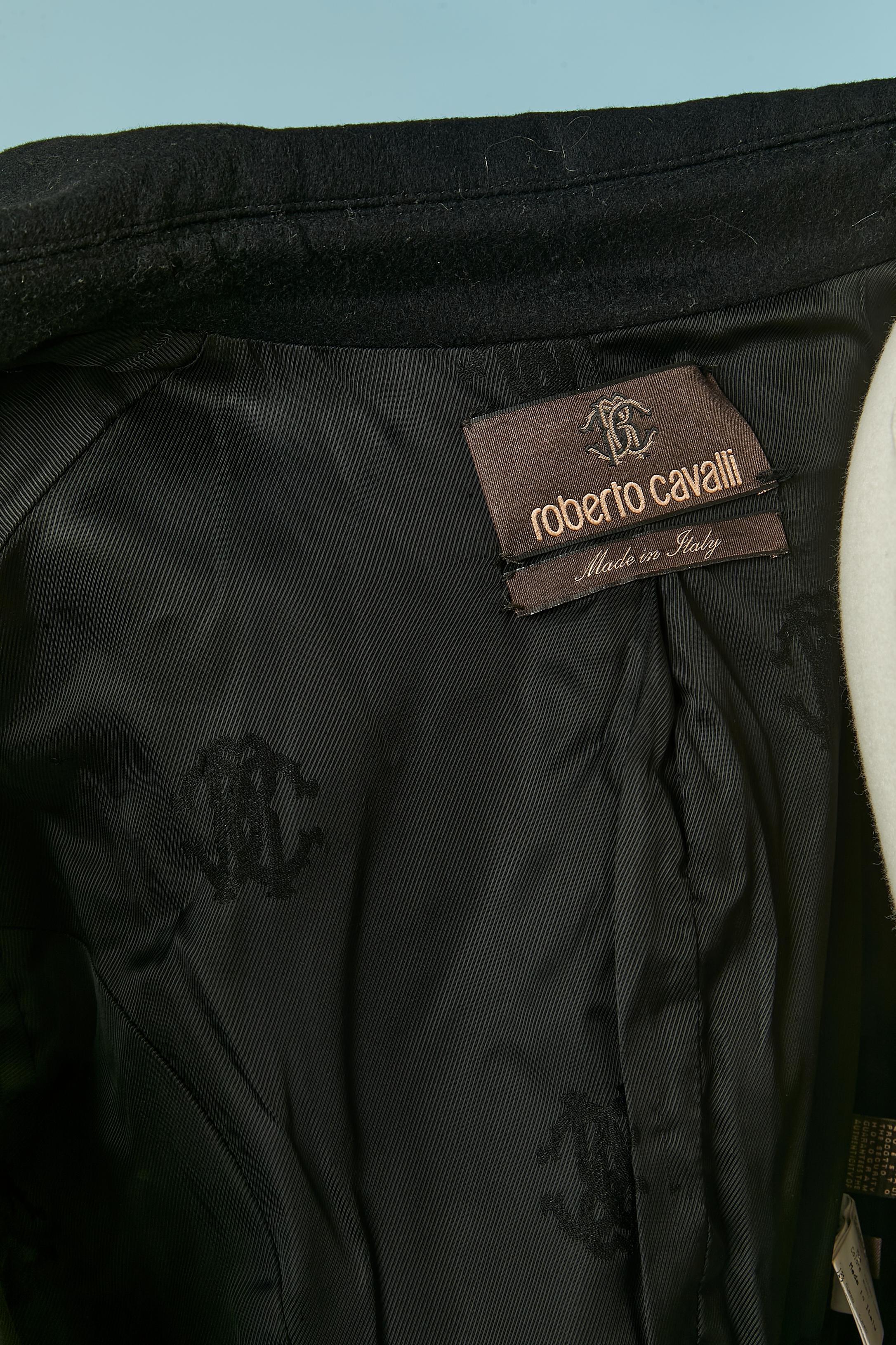 Manteau en laine noir à simple boutonnage avec appliqué imprimé Roberto Cavalli en vente 5