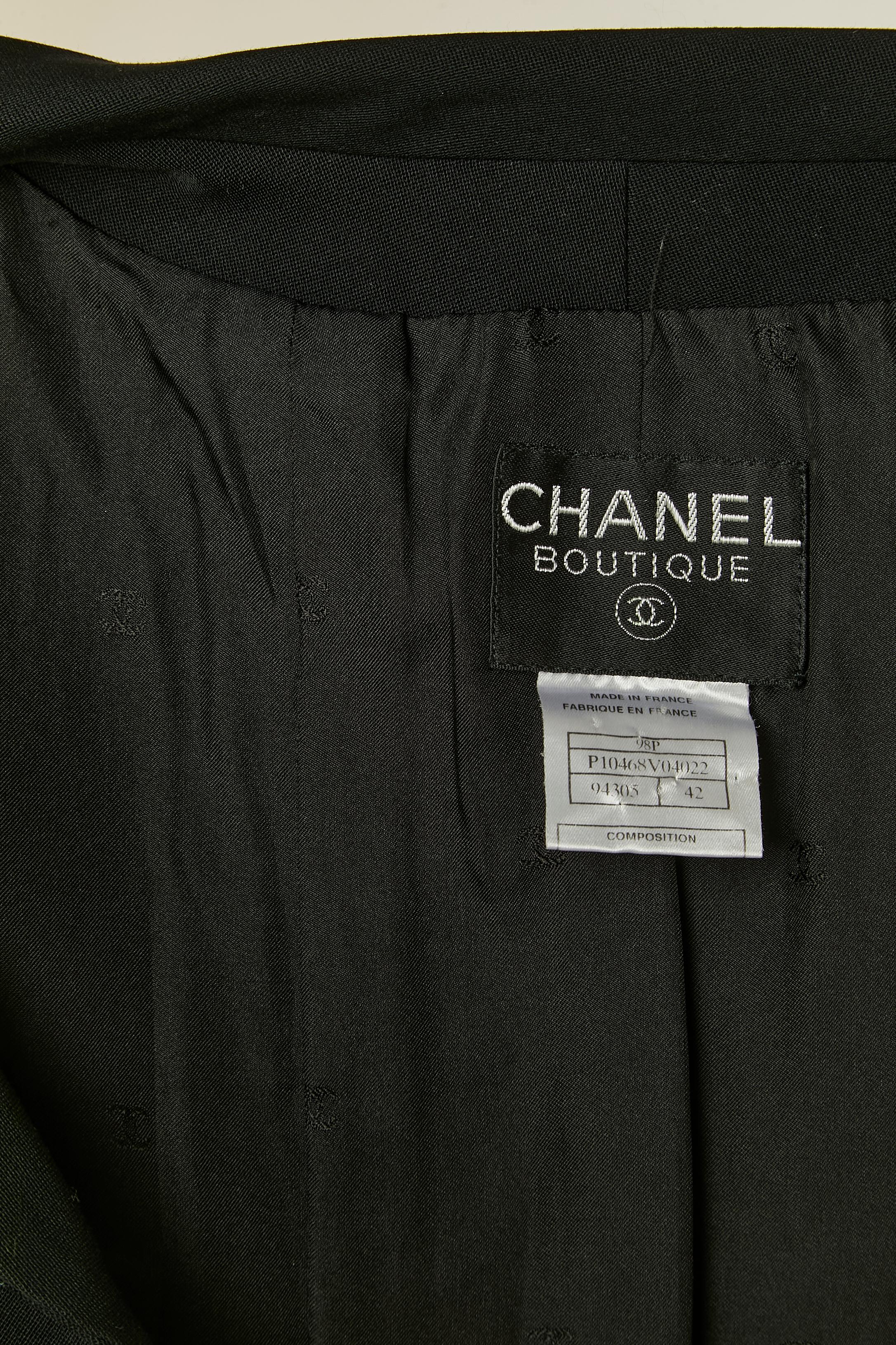 Schwarze einreihige Wolljacke mit Kleeblattknopf CHANEL im Angebot 5