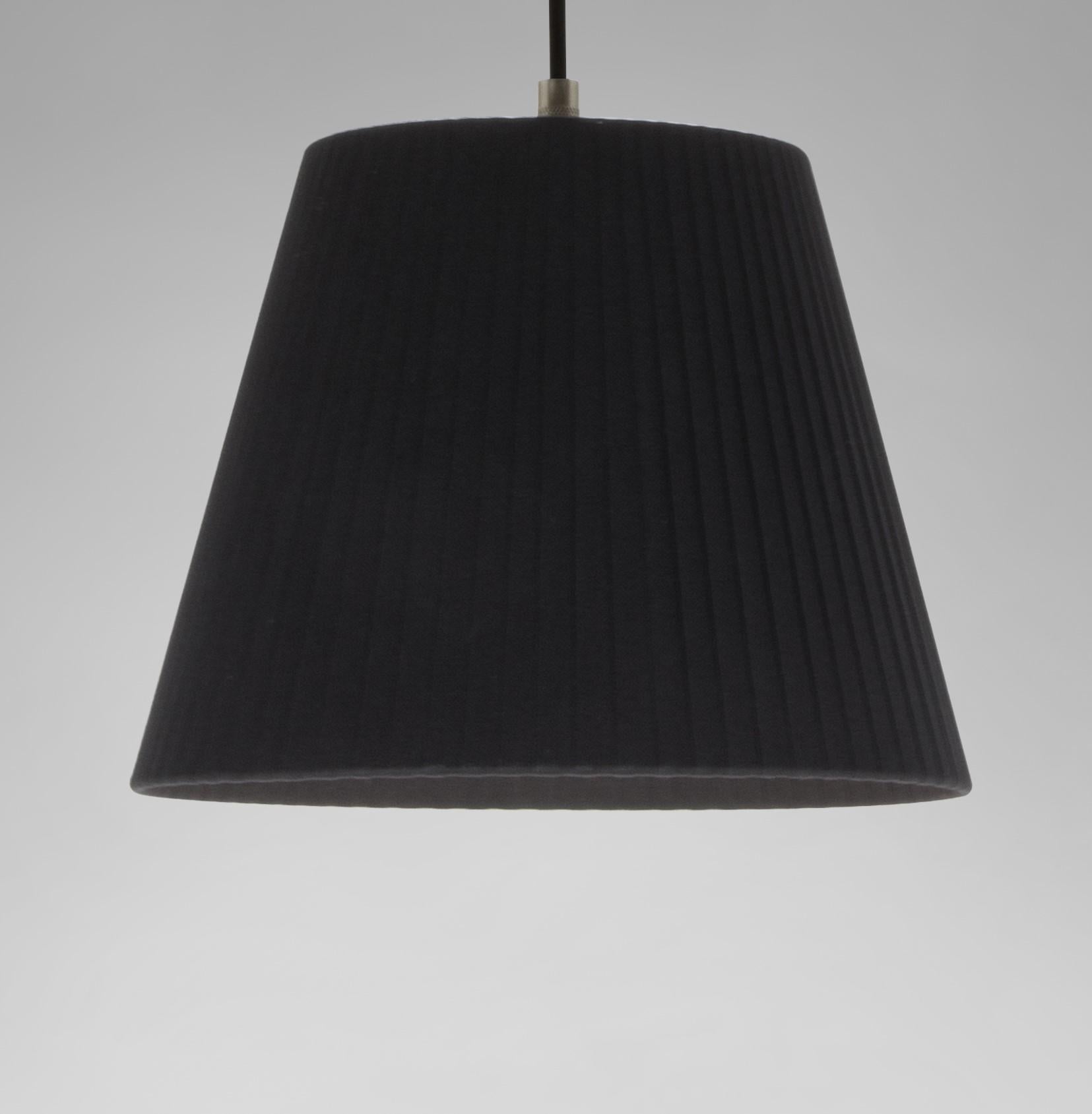 Modern Black Sísísí Cónicas Mt1 Pendant Lamp by Santa & Cole For Sale