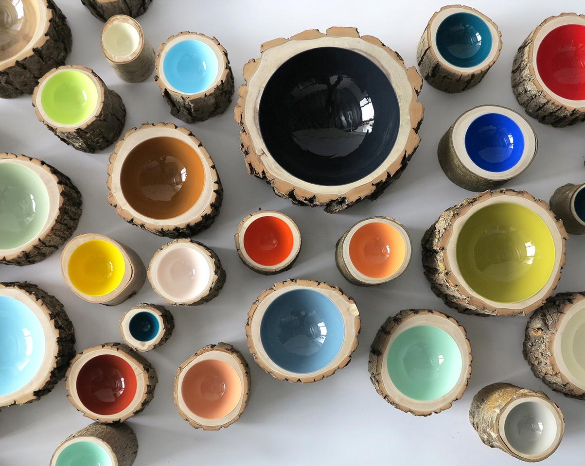 Perfecta como objeto de arte en tu mesa o estantería, como cajón de sastre para joyas y objetos especiales, o expuesta en grupo para crear un llamativo centro de mesa. 
Cada Cuenco de troncos es único y constituye el regalo perfecto e