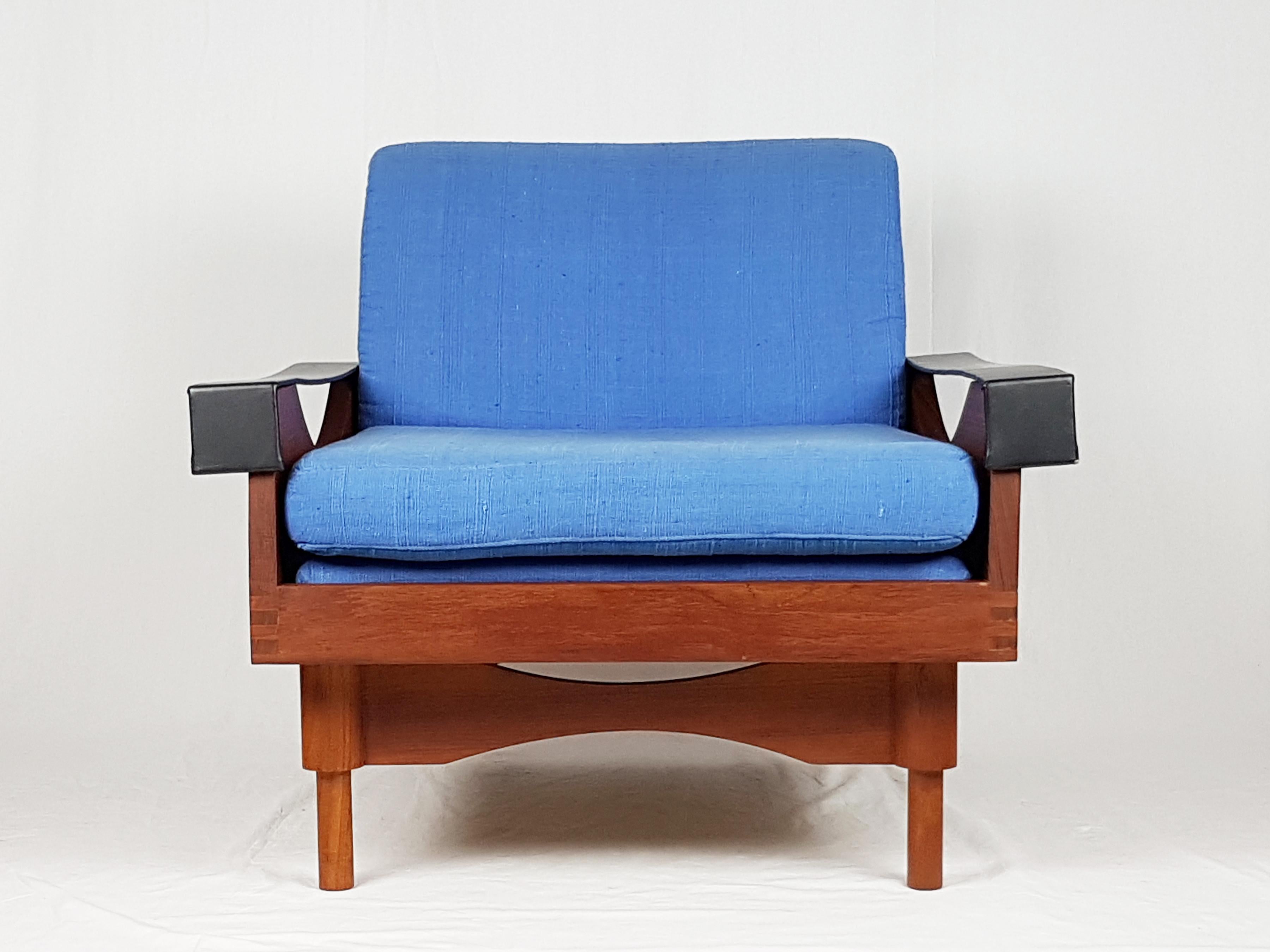 Black Skai Teak & Blue Cushioned 1960s KIMONO Armchairs by f.lli Saporiti For Sale 2