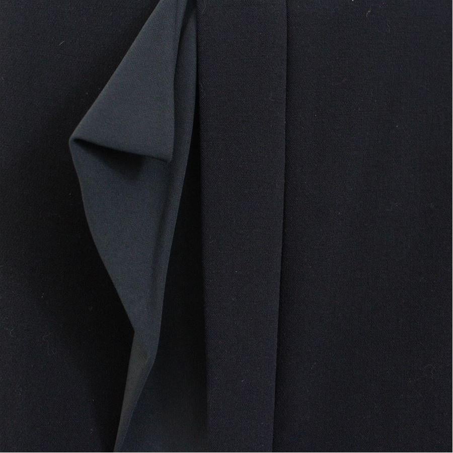 Viscose and wool (32%) Black color Lateral rouches Total length cm 65 (25.5 inches)
