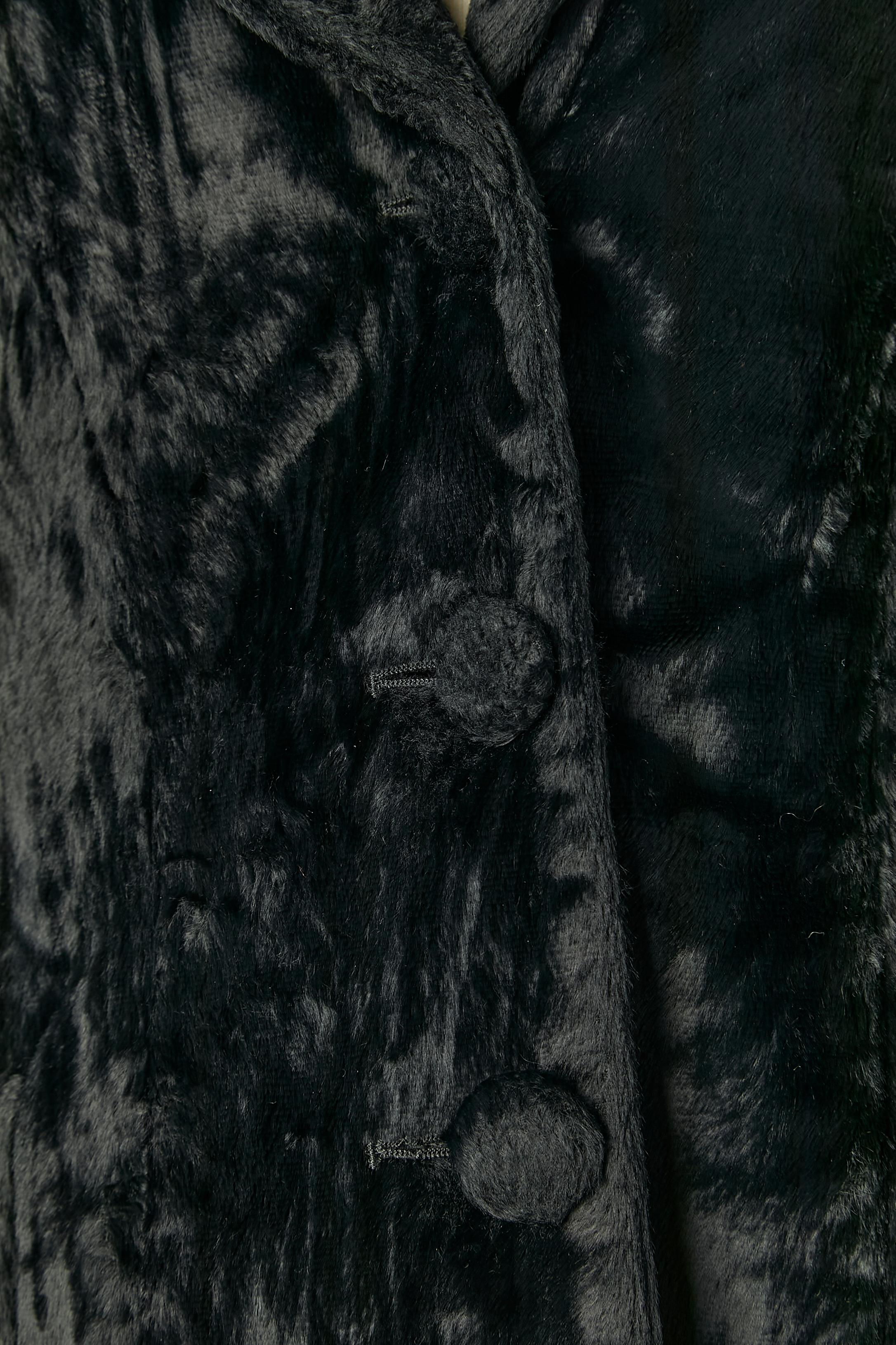 Black skirt-suit in velvet looking like faux fur FENDI In Excellent Condition For Sale In Saint-Ouen-Sur-Seine, FR