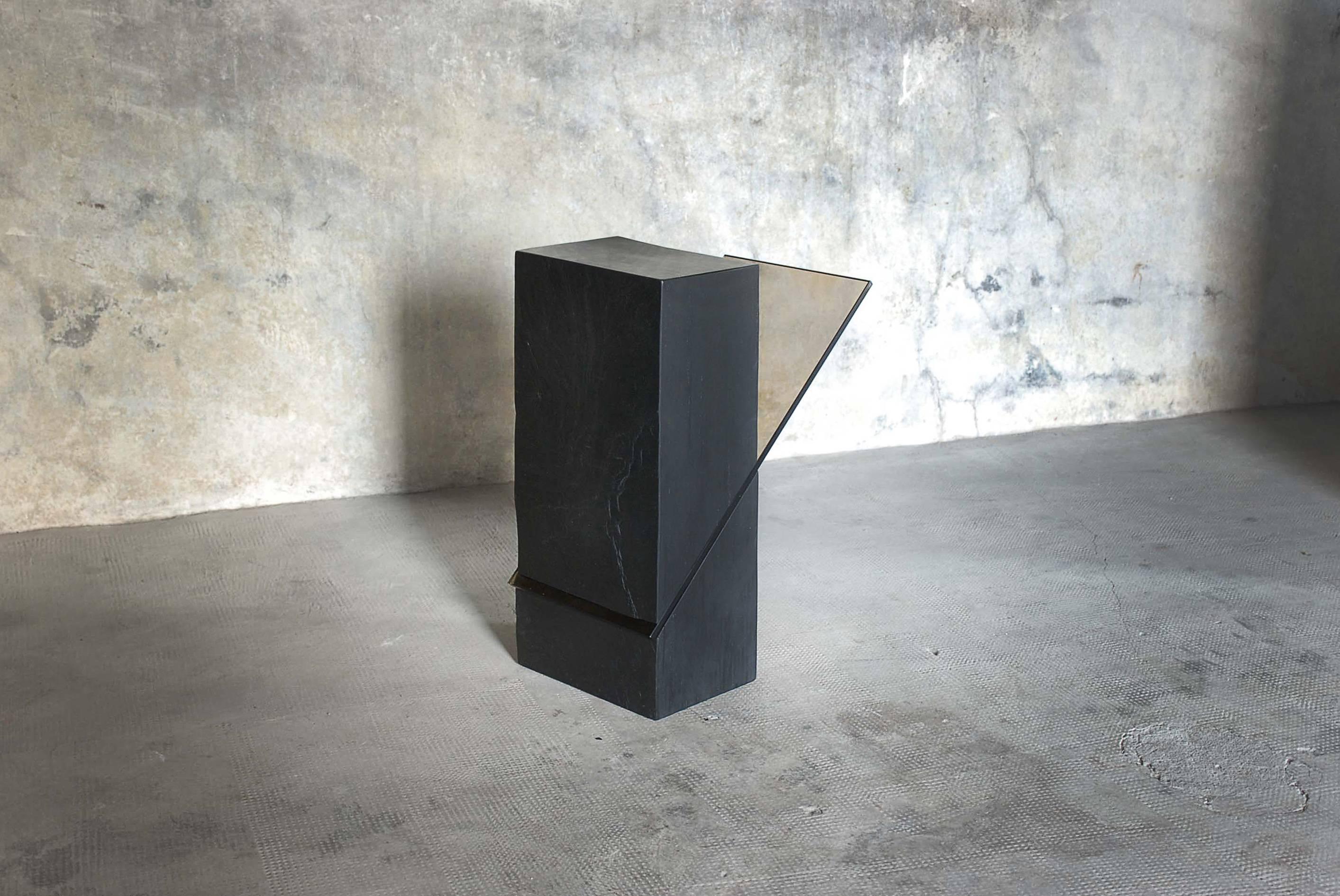 Modern Black Slate Guéridon, Averti, Frederic Saulou