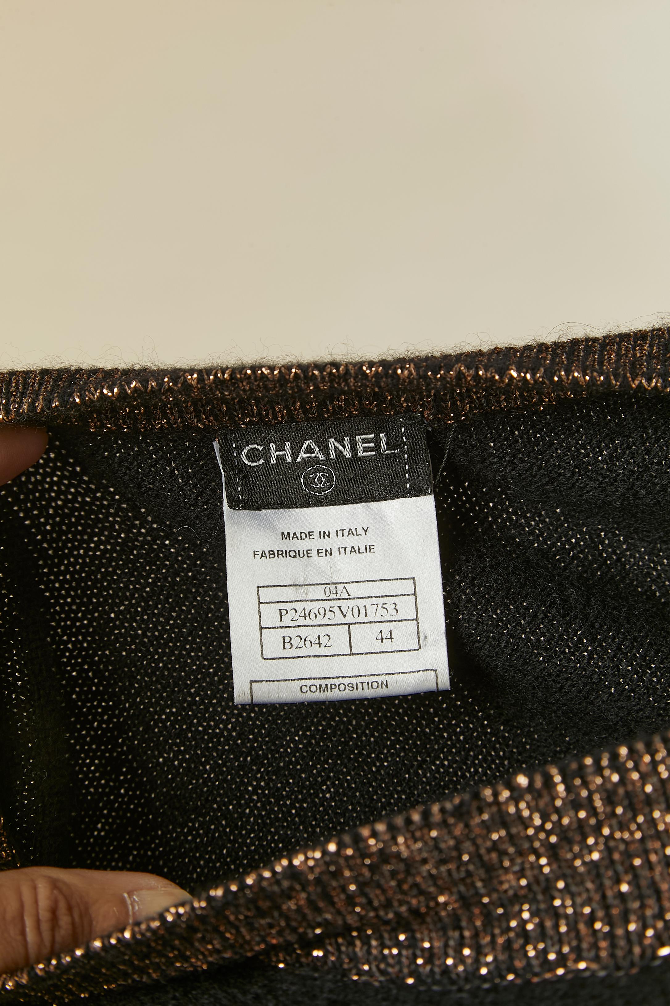 Pull en cachemire noir sans manches avec bord en lurex CHANEL en vente 1