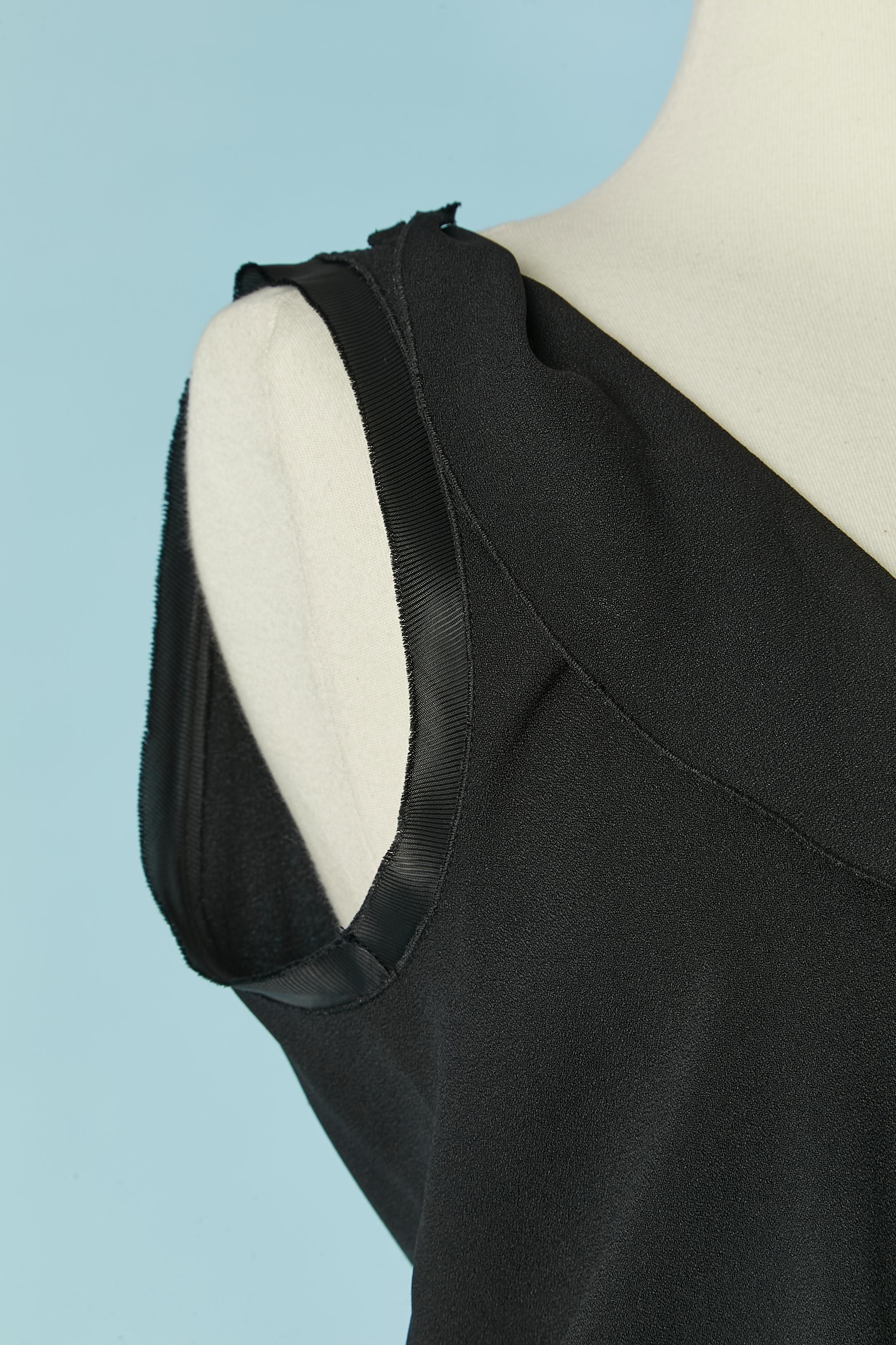 Vestido de cóctel negro sin mangas drapeado en el centro delantero PRADA en Excelente Estado en Saint-Ouen-Sur-Seine, FR