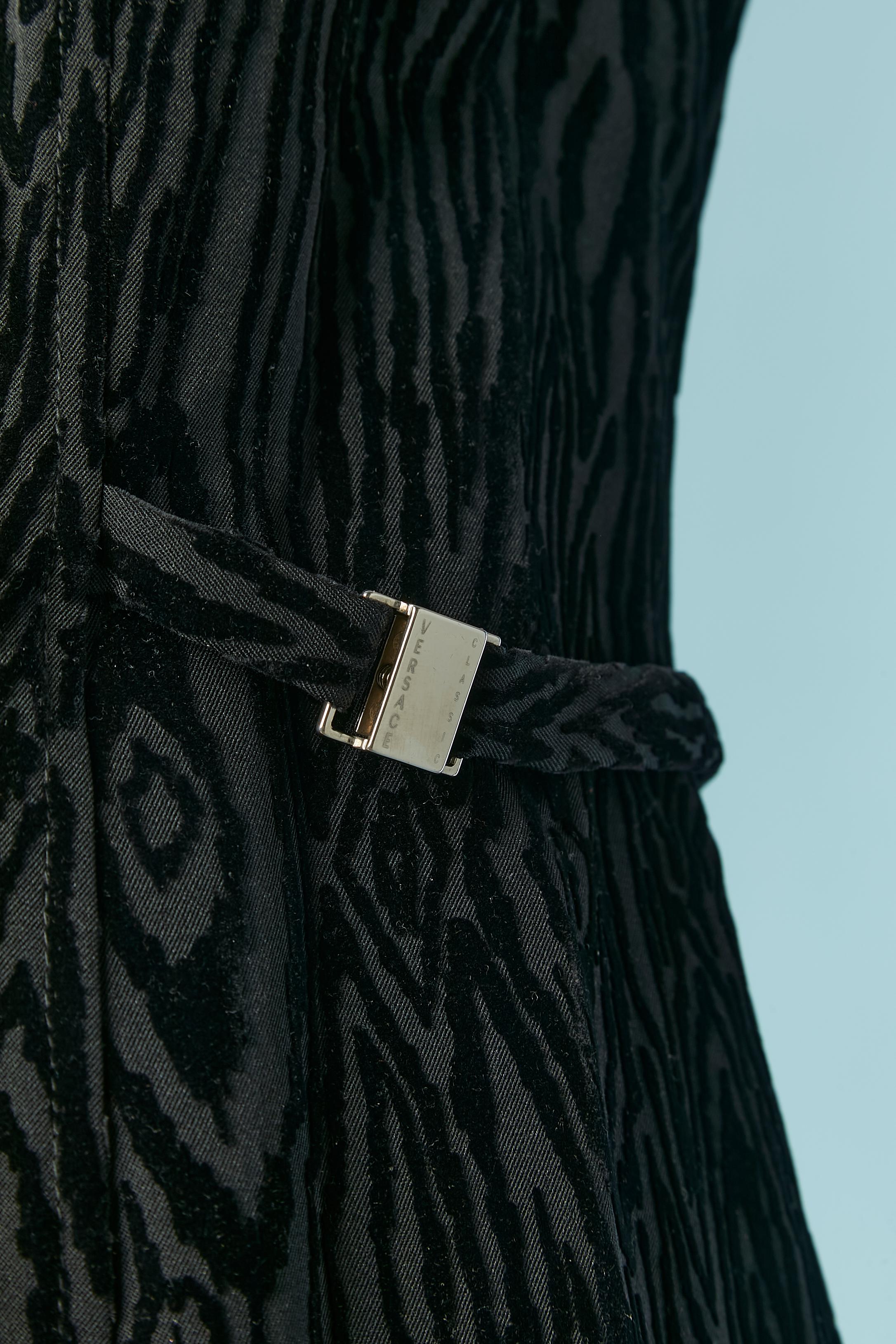 Vestido de cóctel negro sin mangas de terciopelo dévoré Versace Classic V2 en Excelente estado para la venta en Saint-Ouen-Sur-Seine, FR