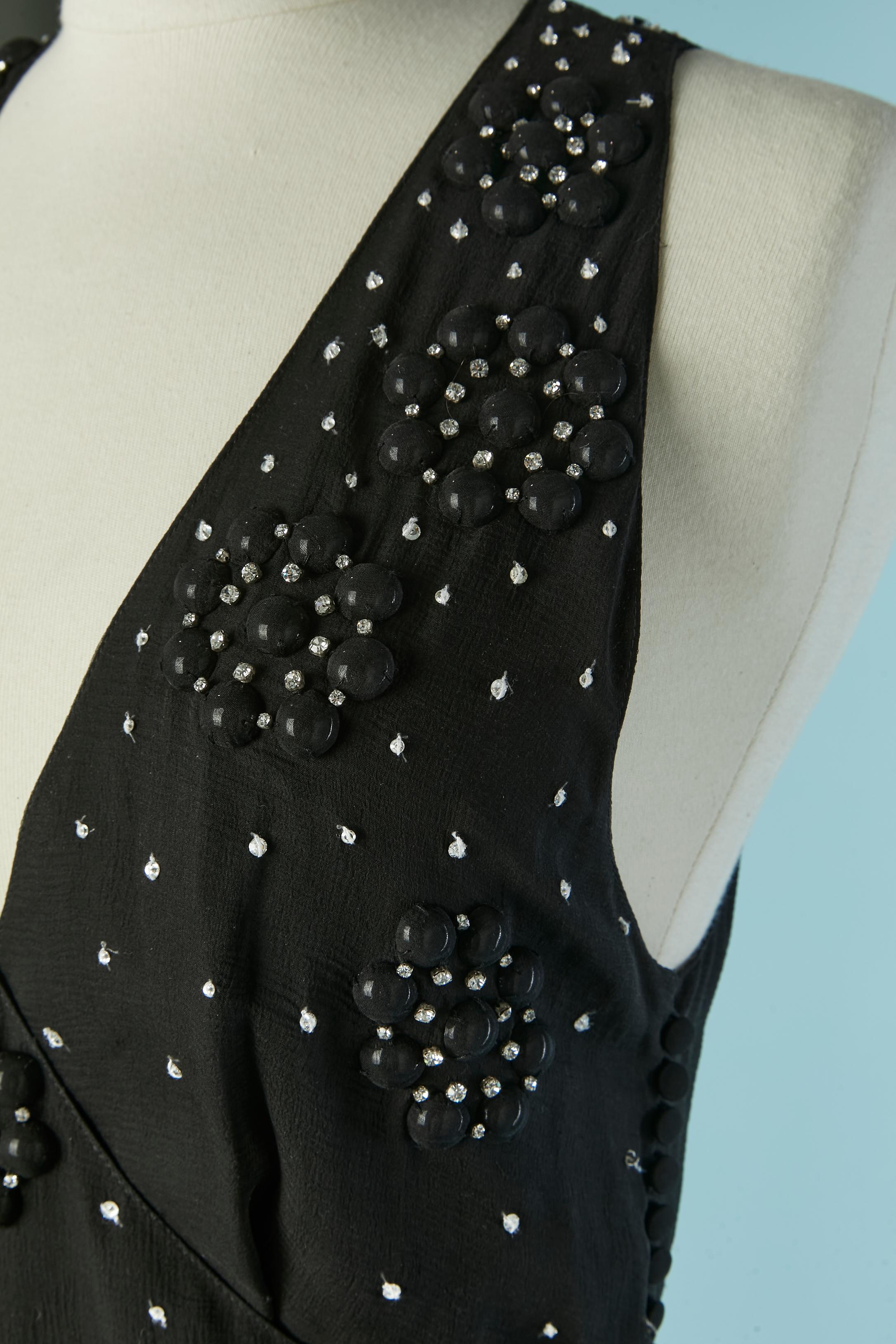 Schwarzes ärmelloses Cocktailkleid mit Strasssteinverzierung CHRISTIAN DIOR im Zustand „Hervorragend“ im Angebot in Saint-Ouen-Sur-Seine, FR