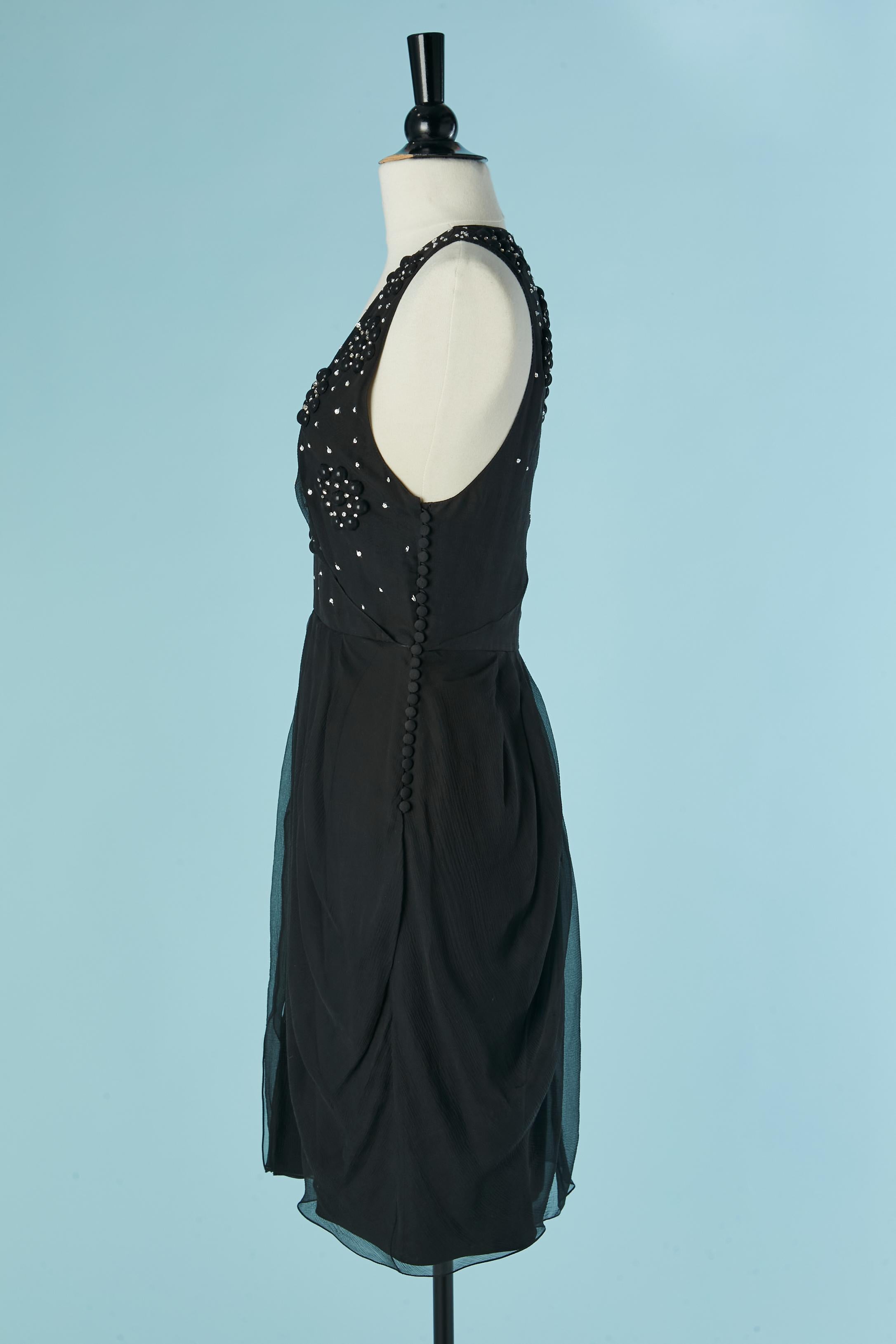 Schwarzes ärmelloses Cocktailkleid mit Strasssteinverzierung CHRISTIAN DIOR im Angebot 3