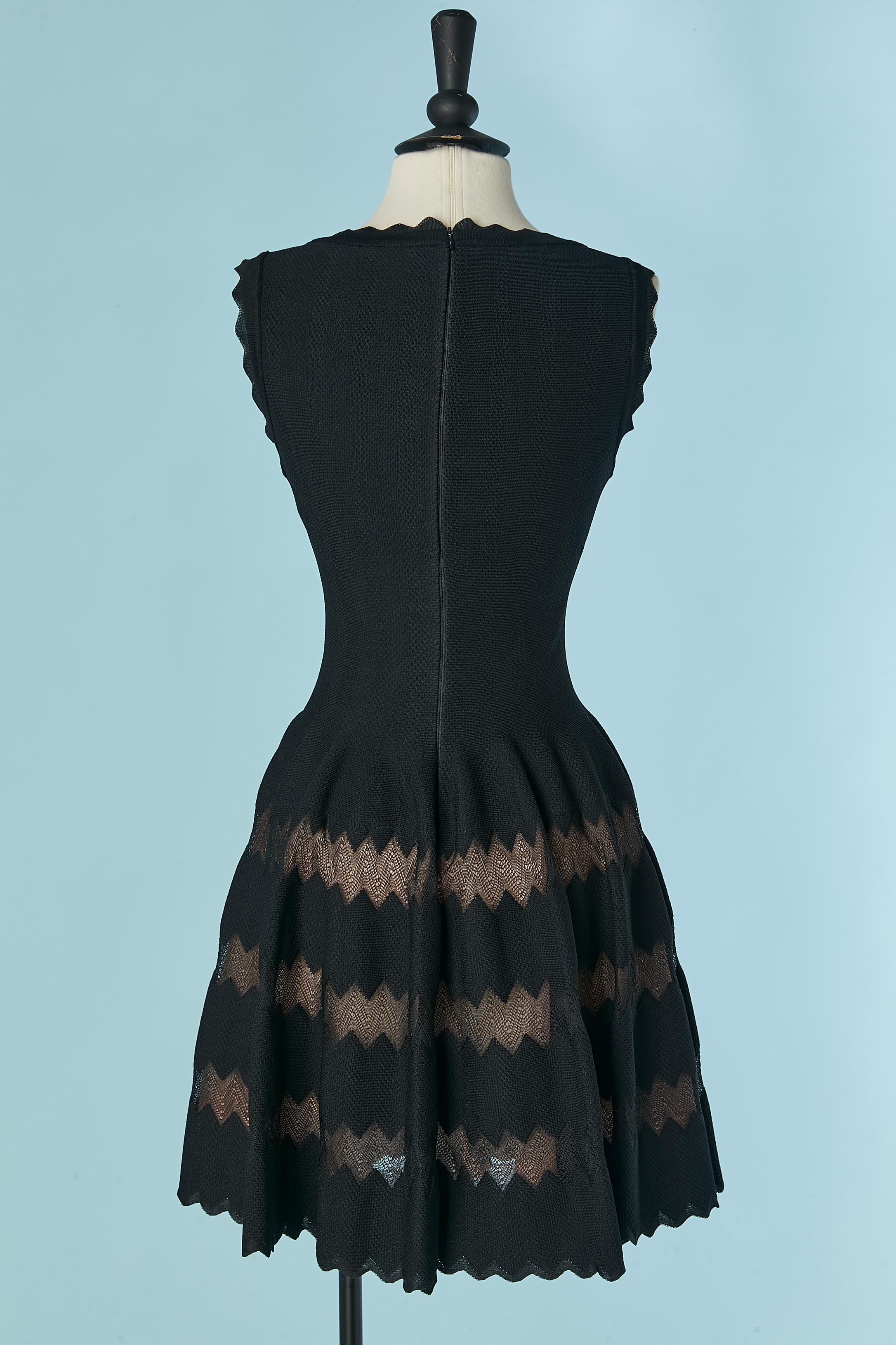 Vestido negro de jacquard sin mangas con forro transparente ALAIA en venta 1